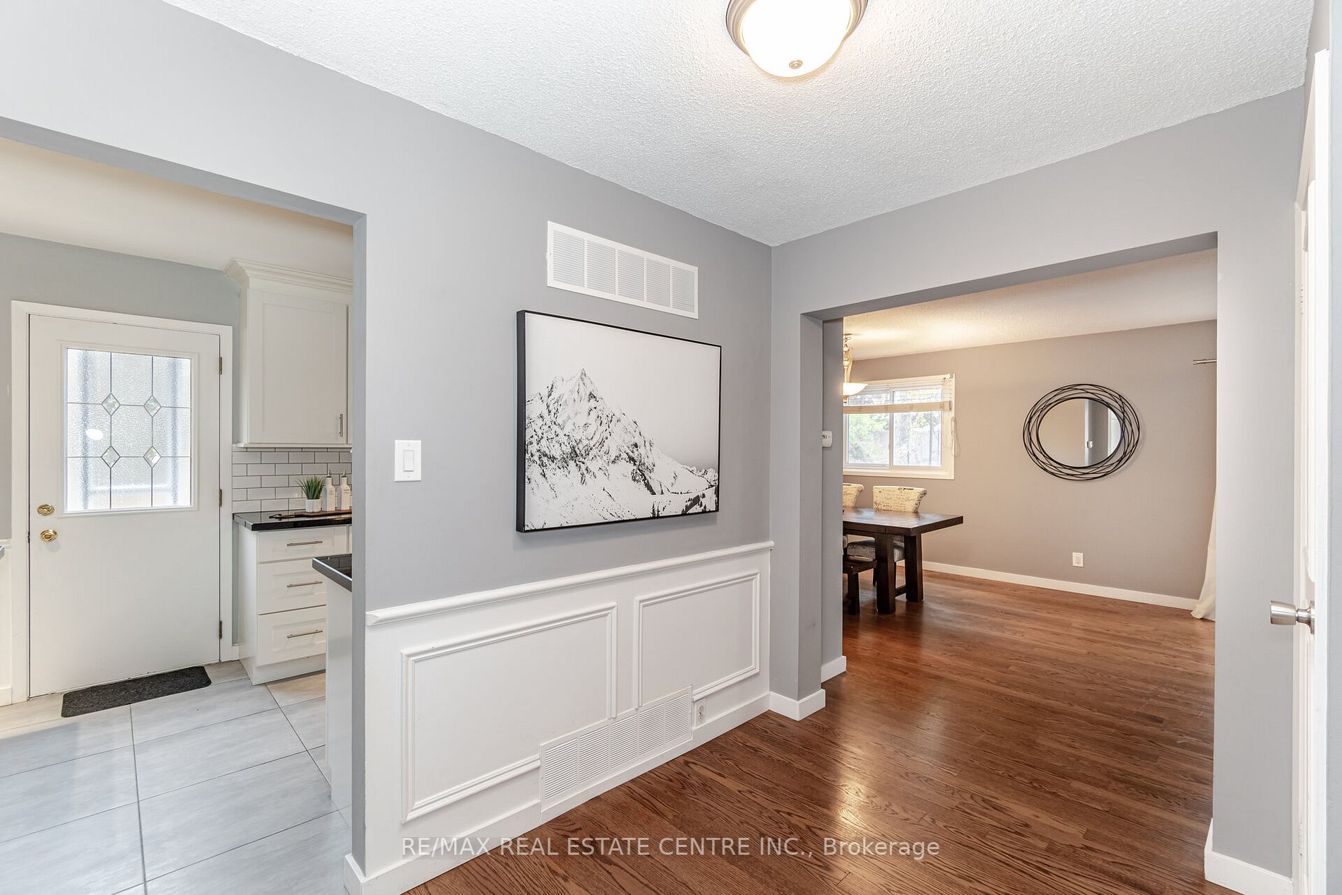 2876 Oslo Cres