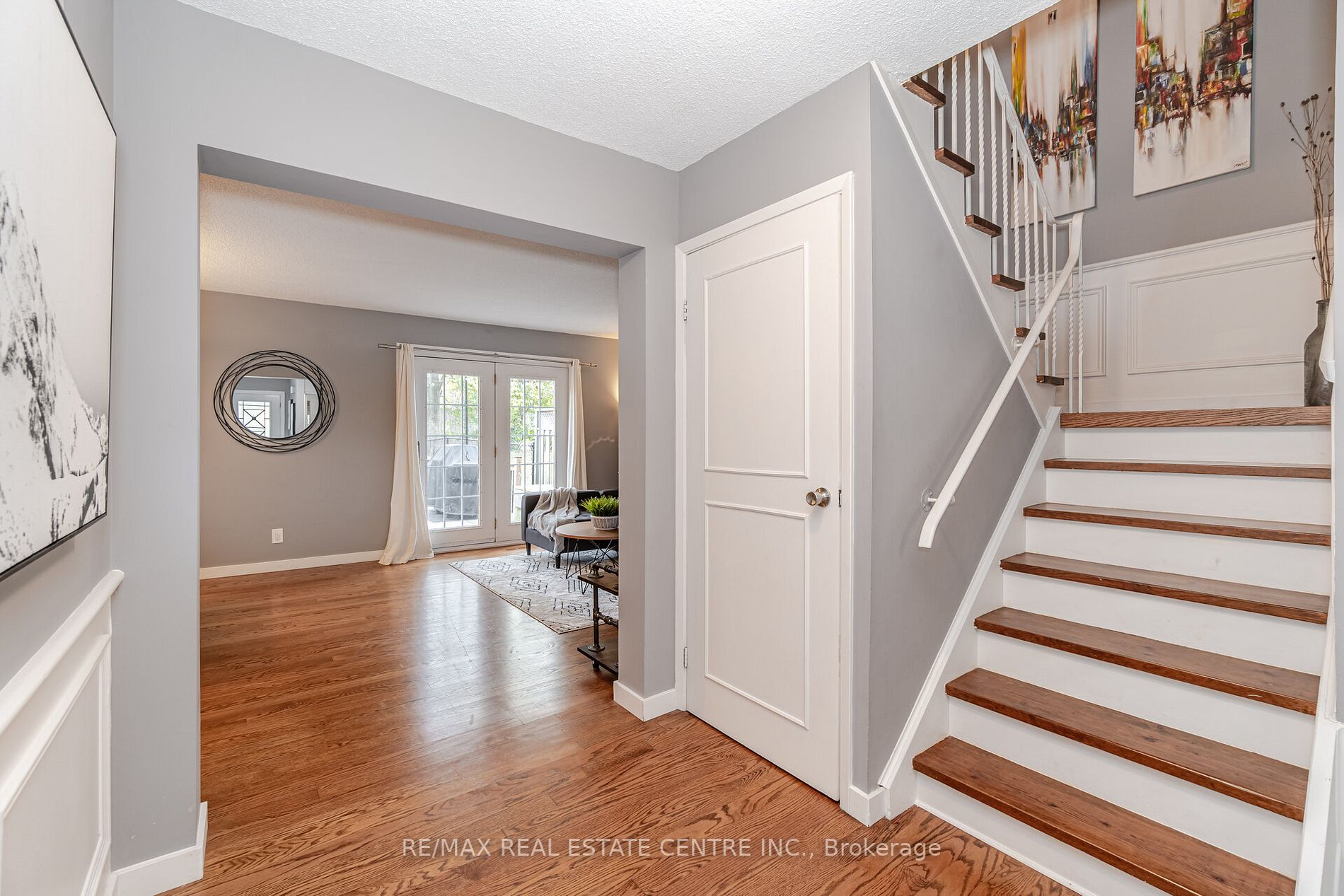 2876 Oslo Cres