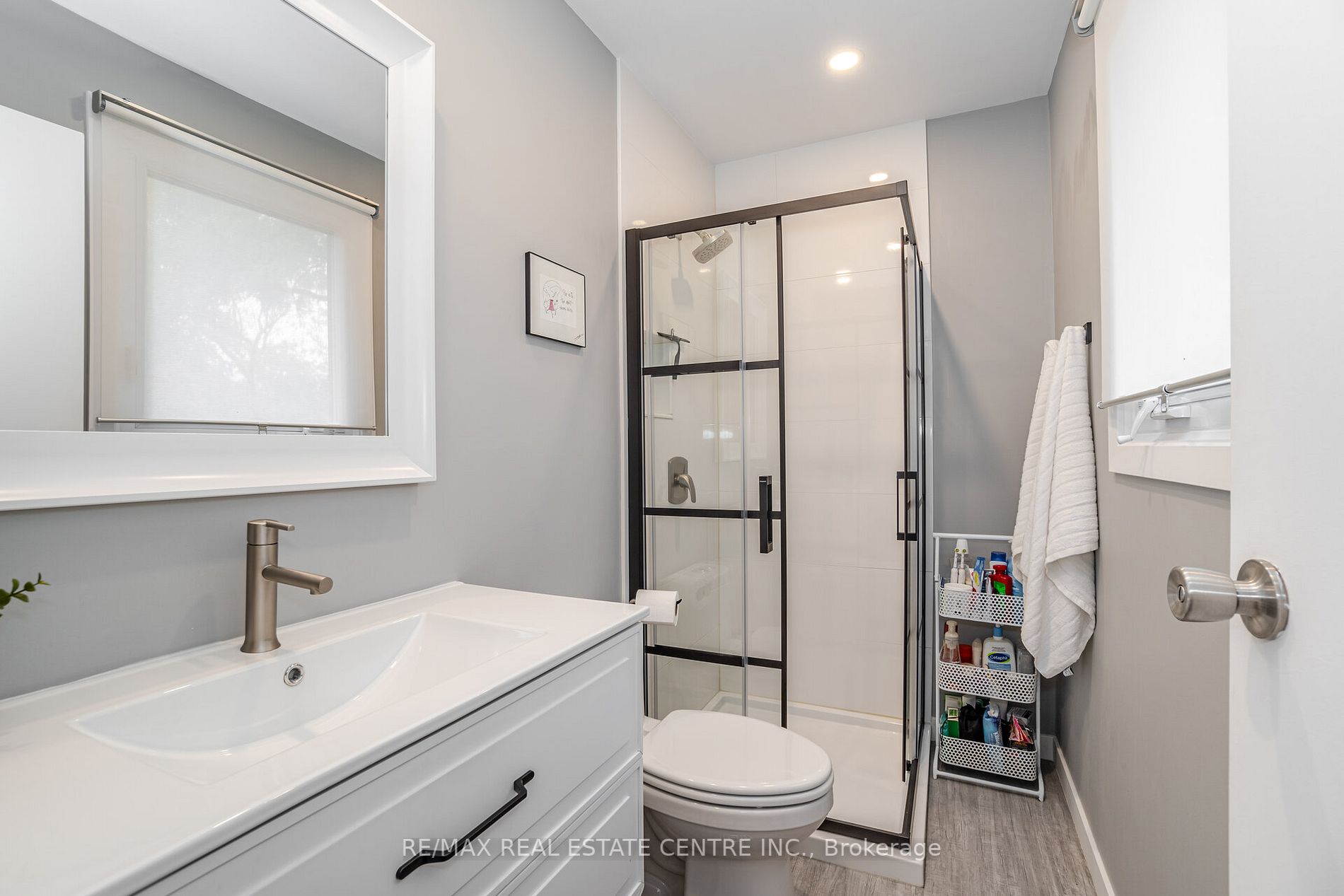 2876 Oslo Cres