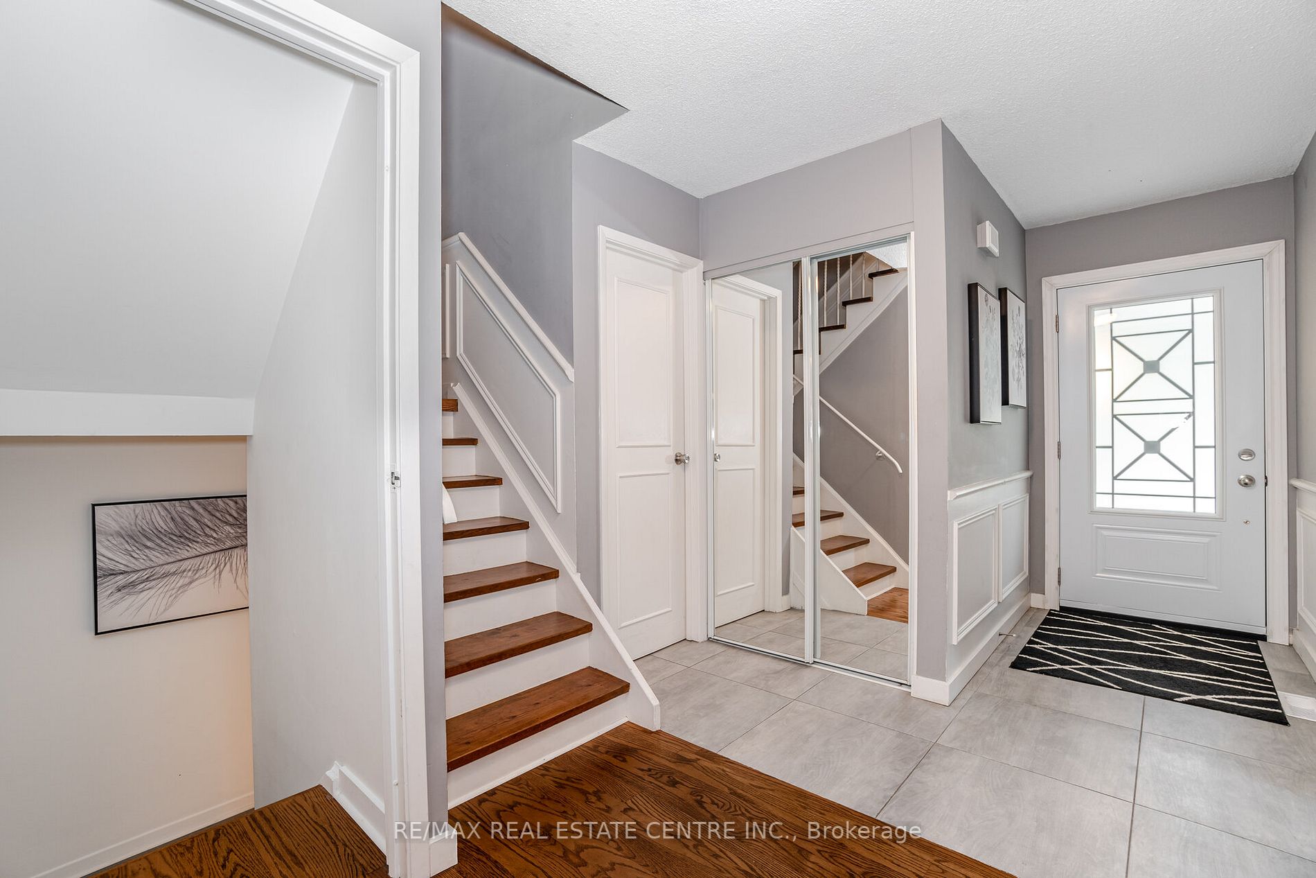 2876 Oslo Cres