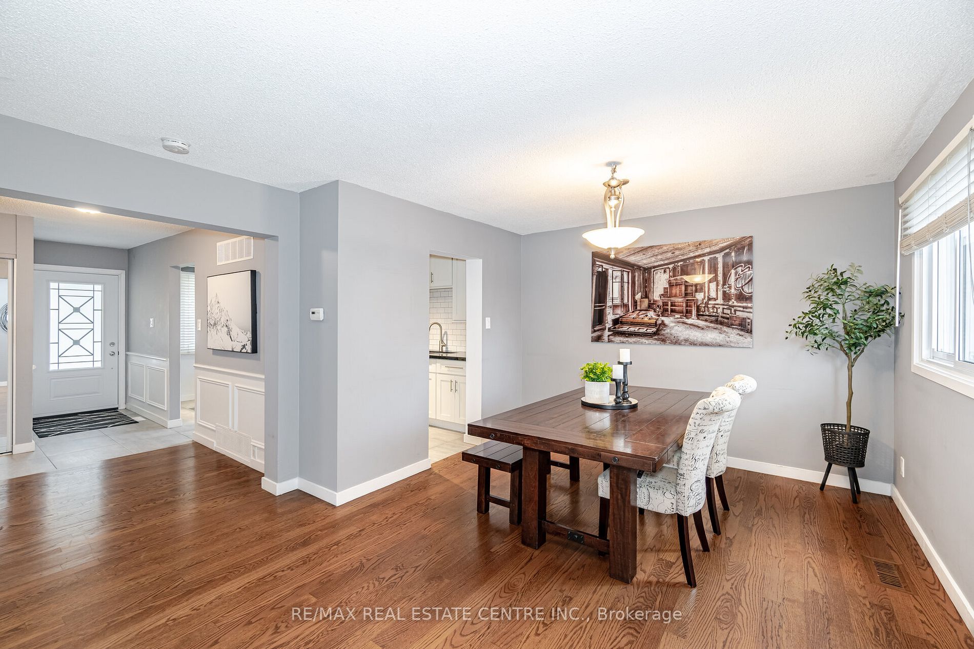 2876 Oslo Cres