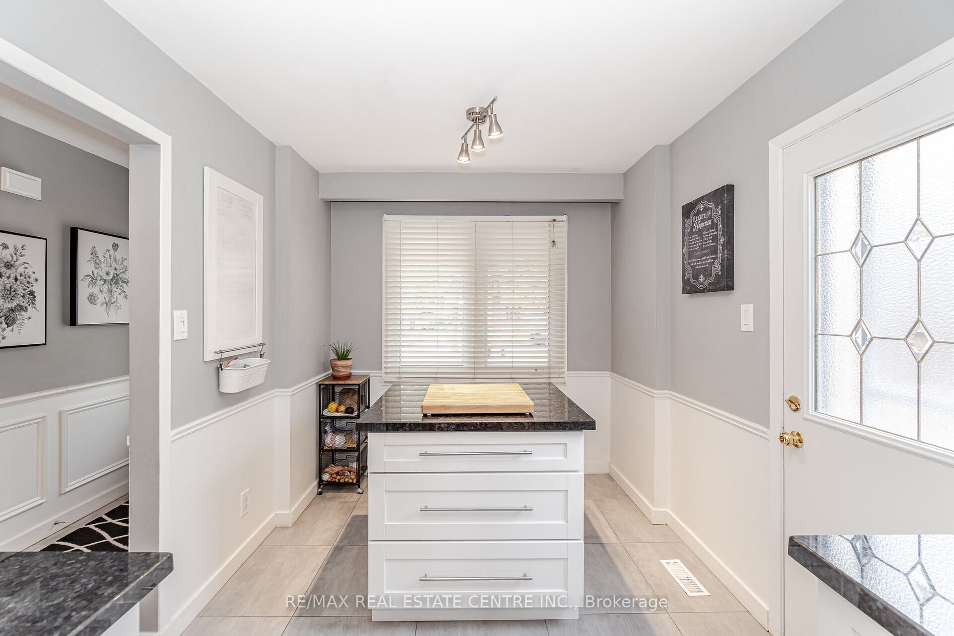 2876 Oslo Cres