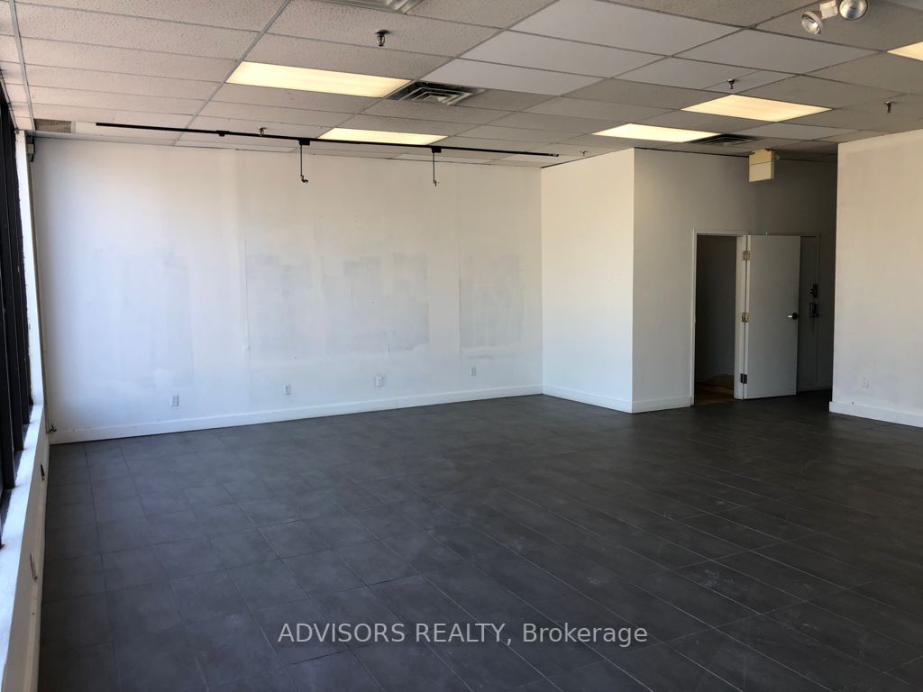 1100 Burnhamthorpe Rd W, #13