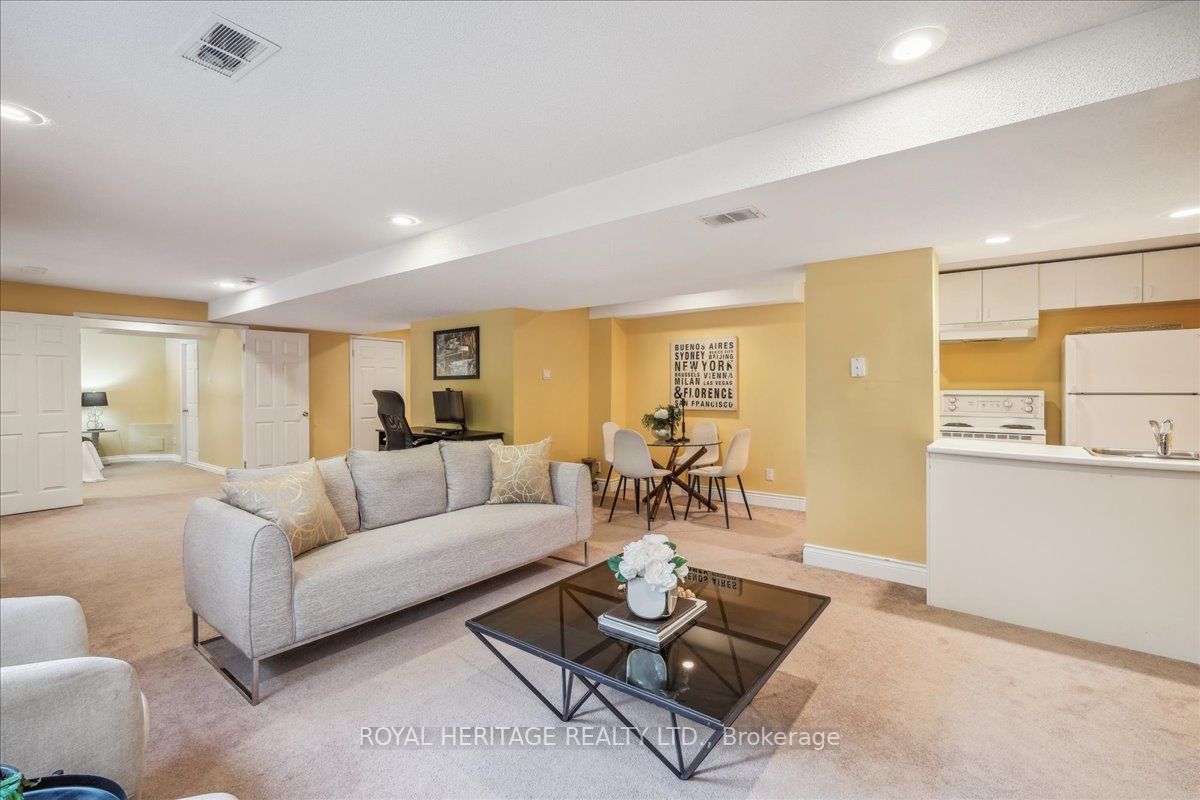 1772 Poets Walk
