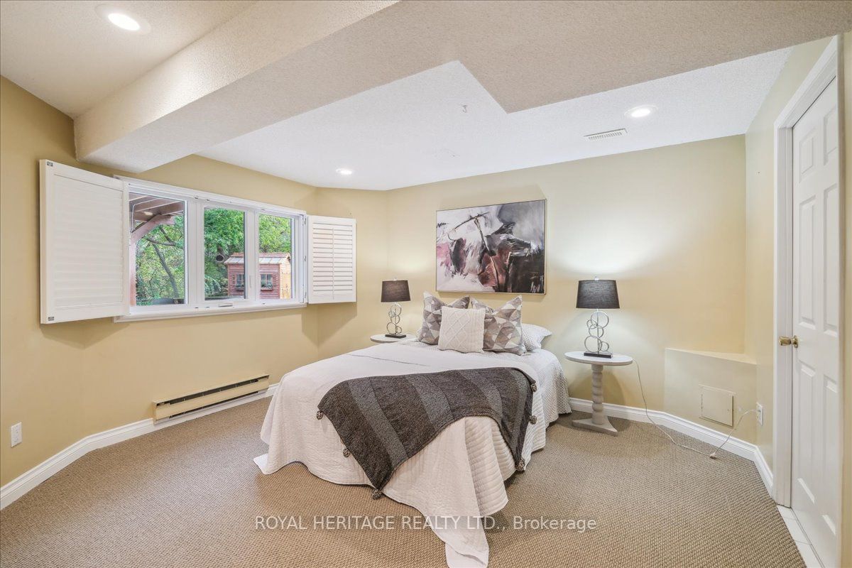 1772 Poets Walk