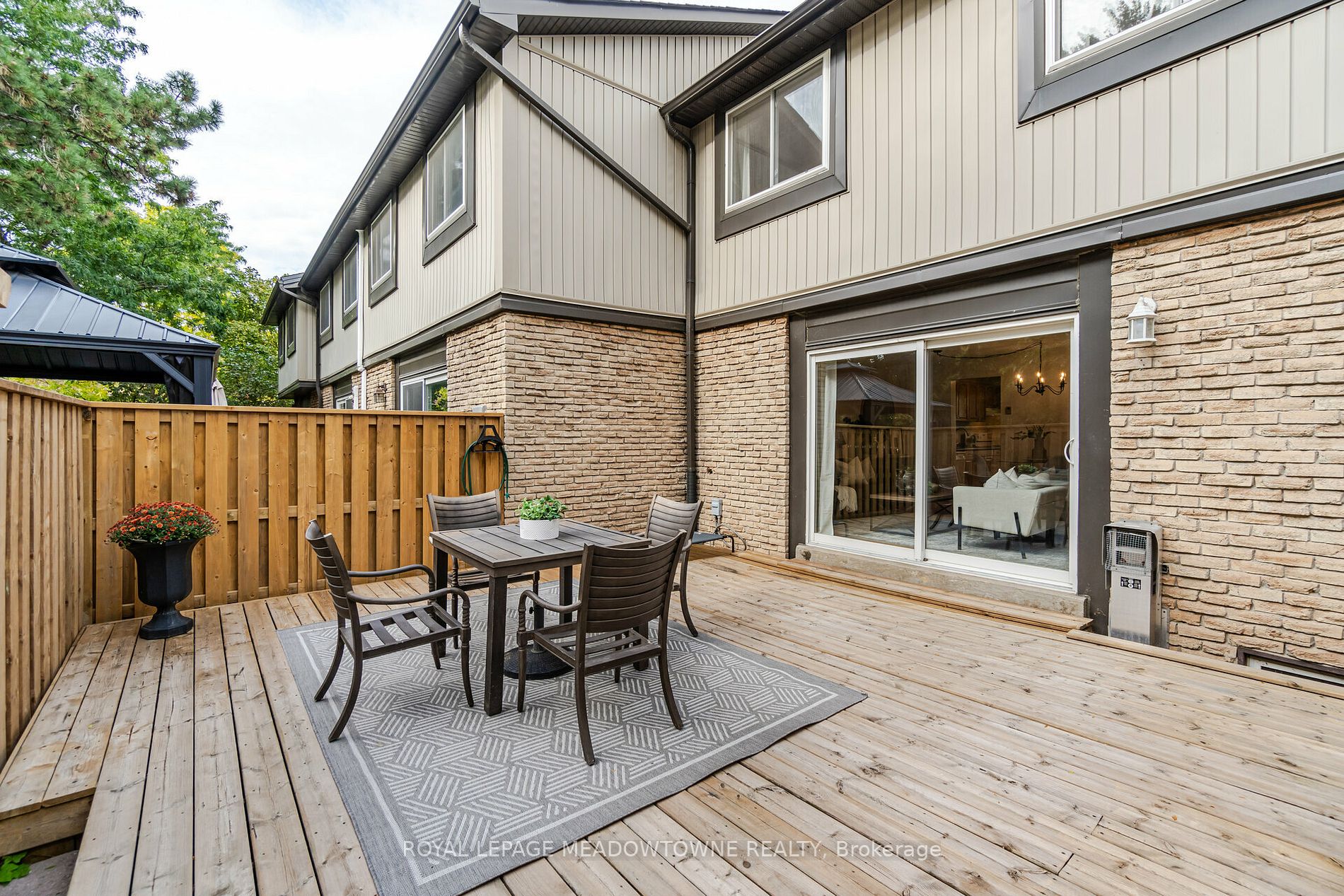 667 Woodward Avenue, #82