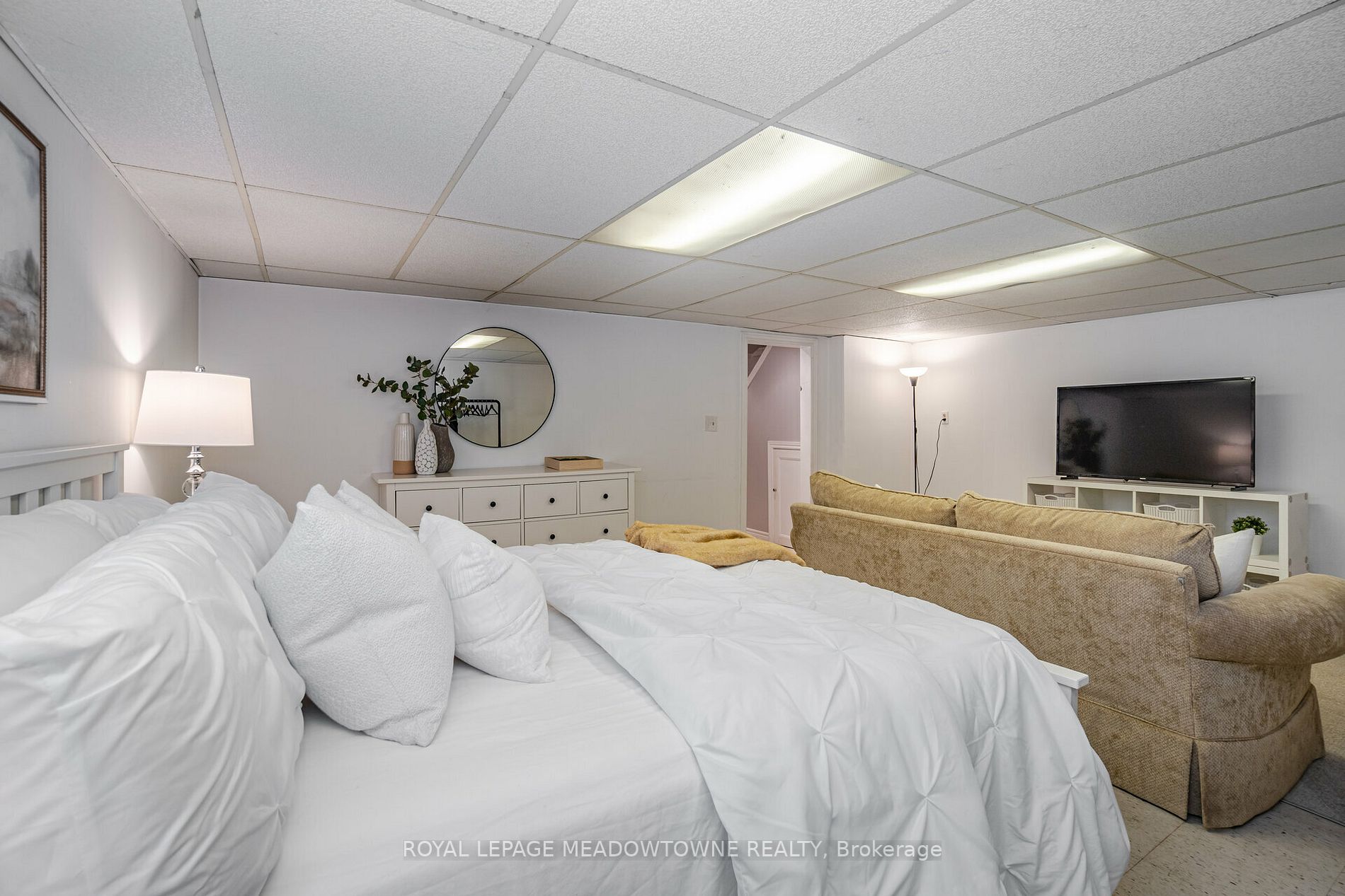 667 Woodward Avenue, #82
