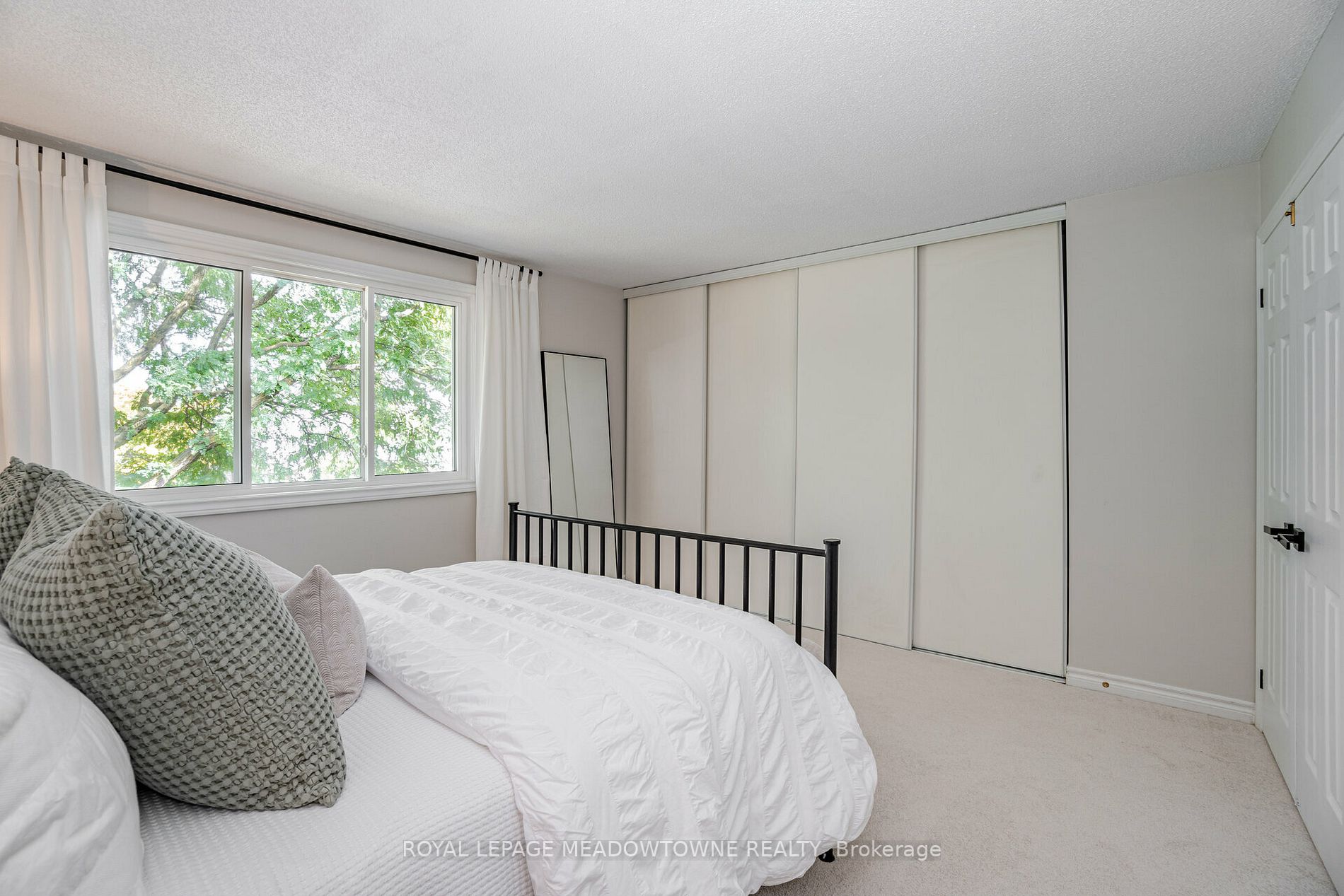 667 Woodward Avenue, #82