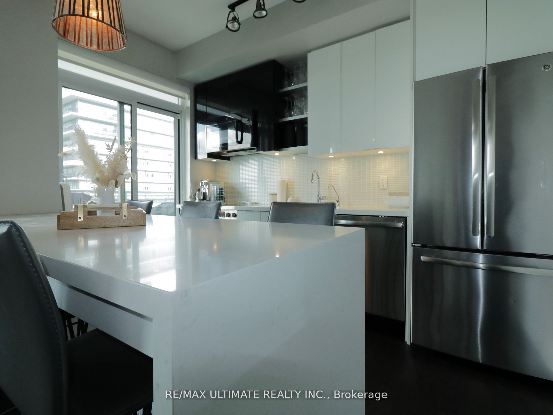 33 Shore Breeze Drive, #1008
