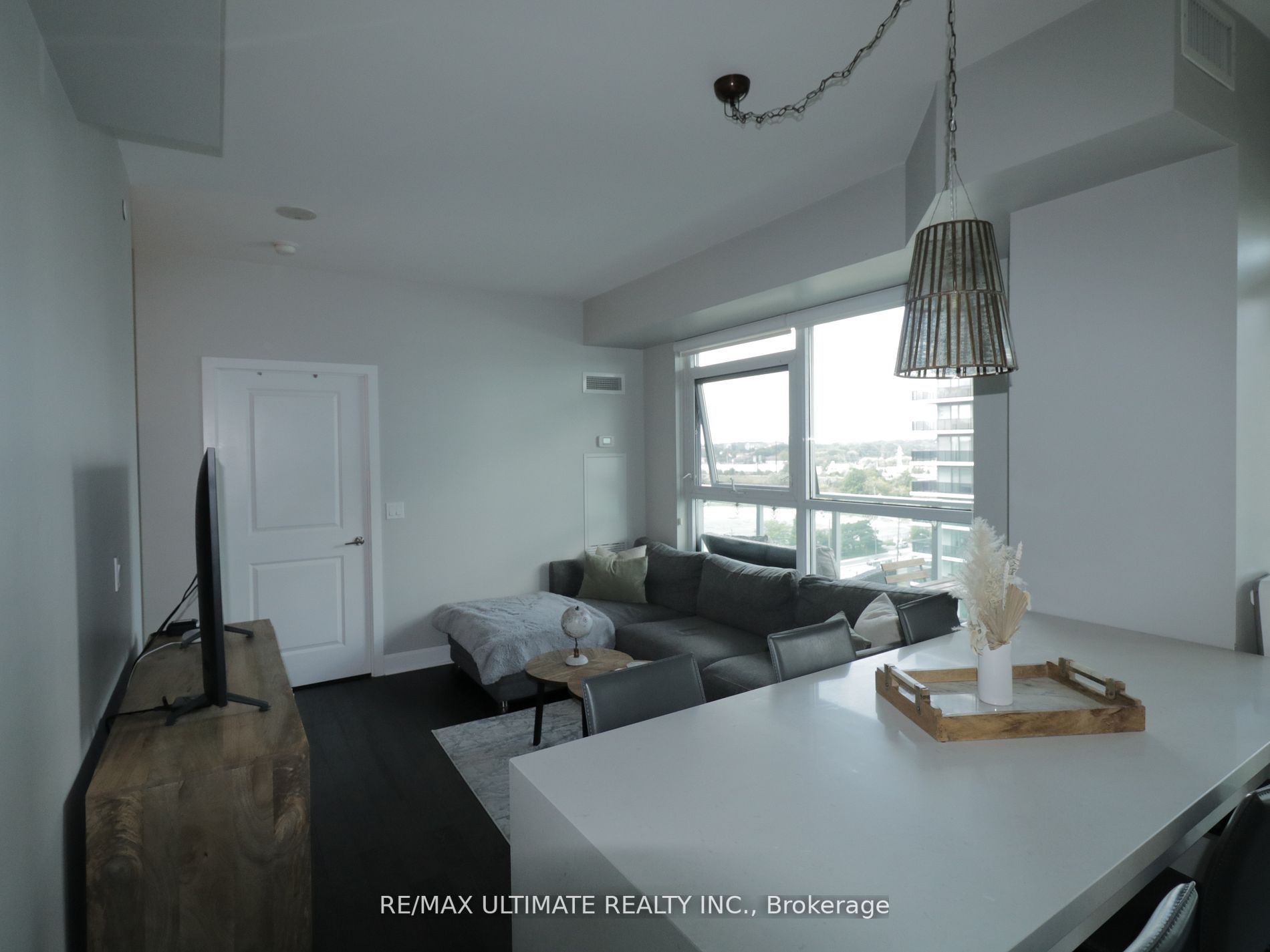 33 Shore Breeze Drive, #1008