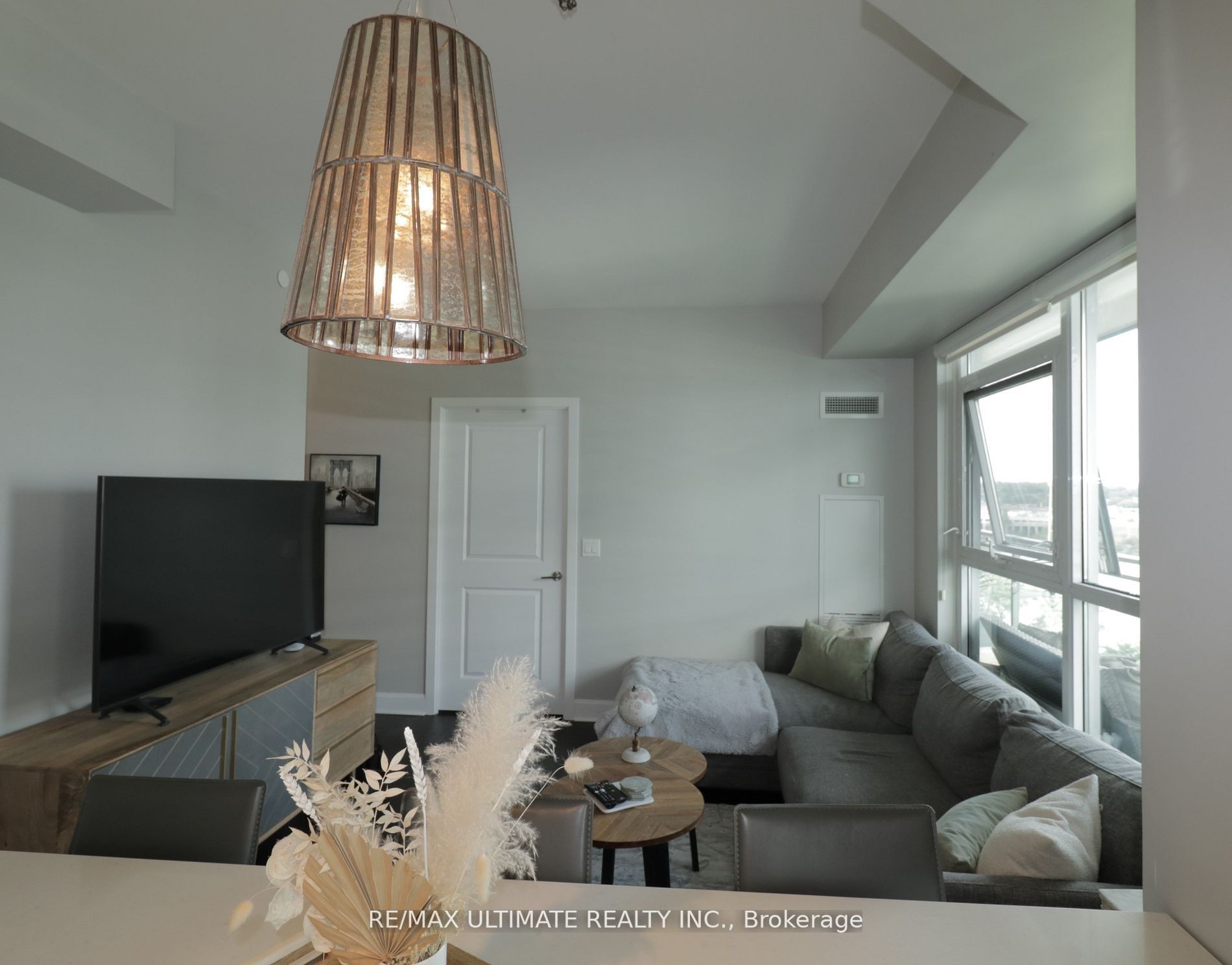 33 Shore Breeze Drive, #1008