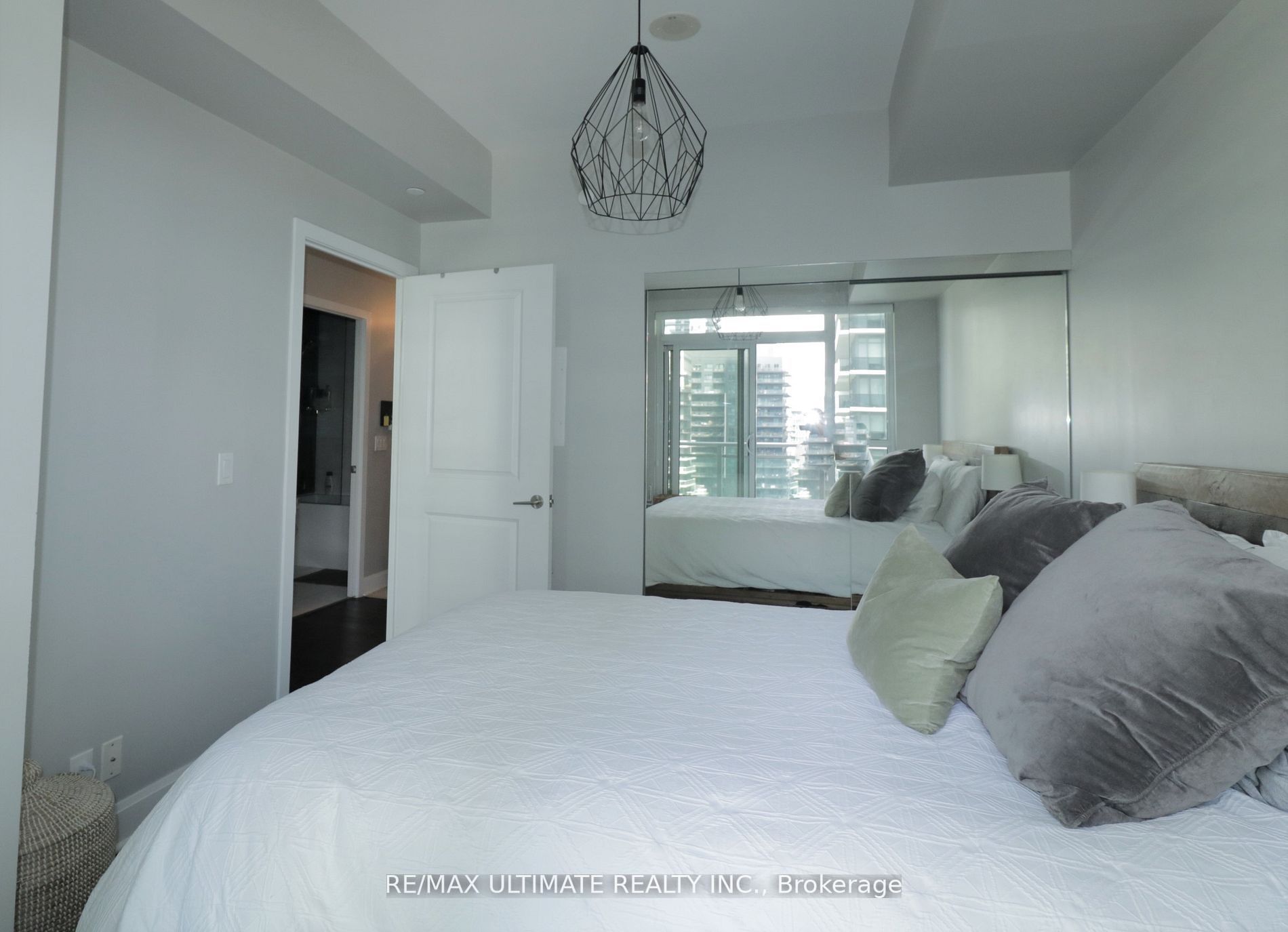 33 Shore Breeze Drive, #1008