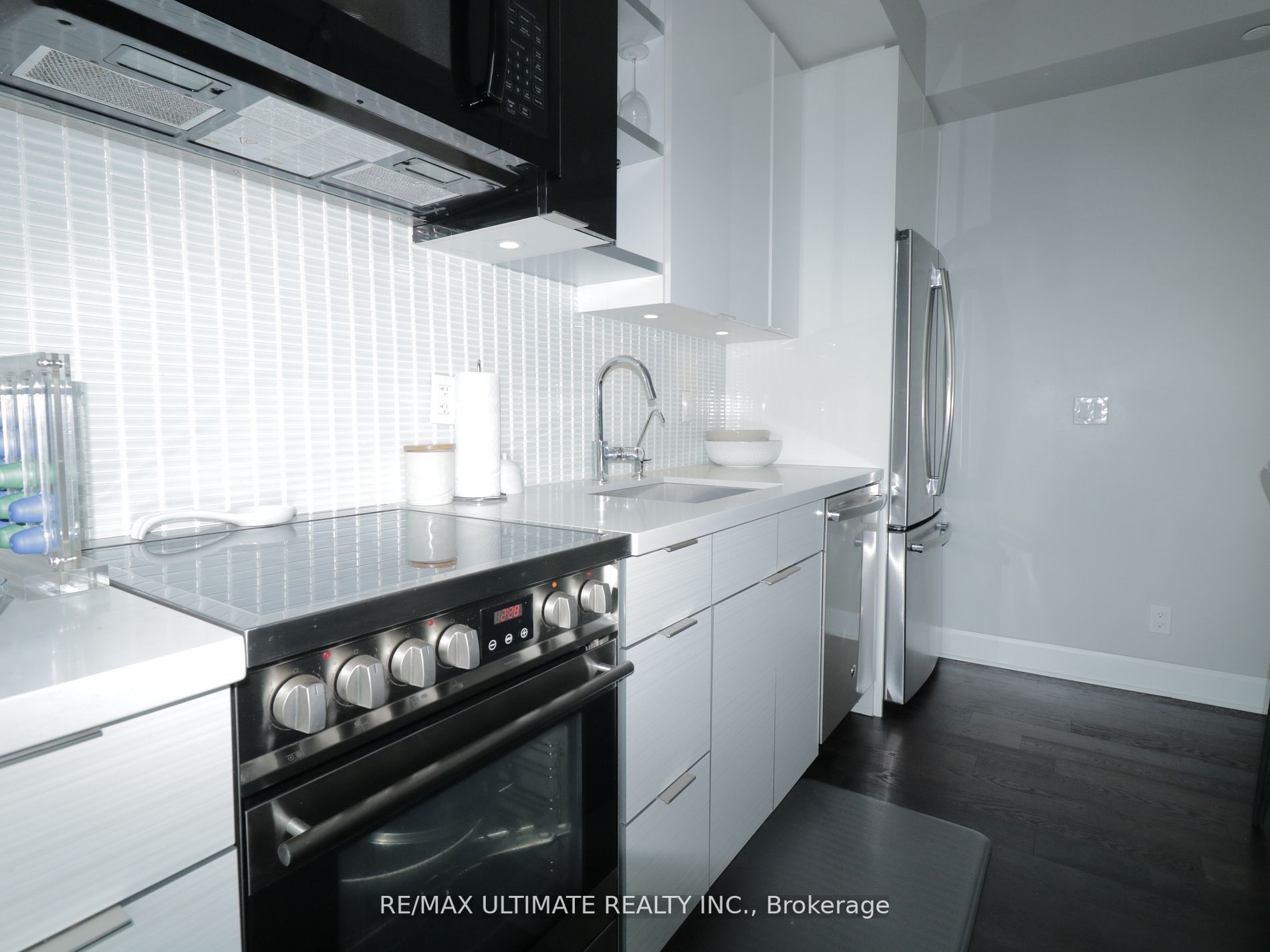 33 Shore Breeze Drive, #1008