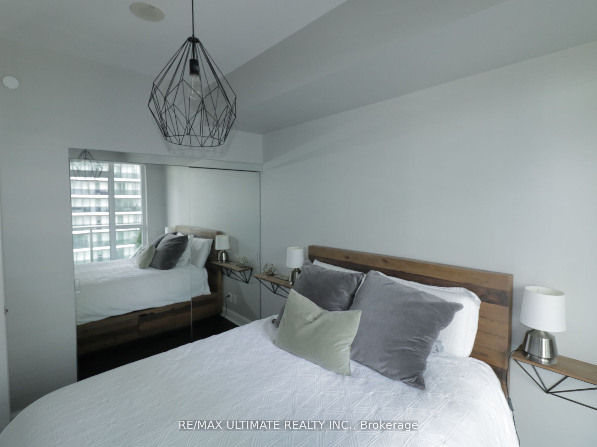 33 Shore Breeze Drive, #1008