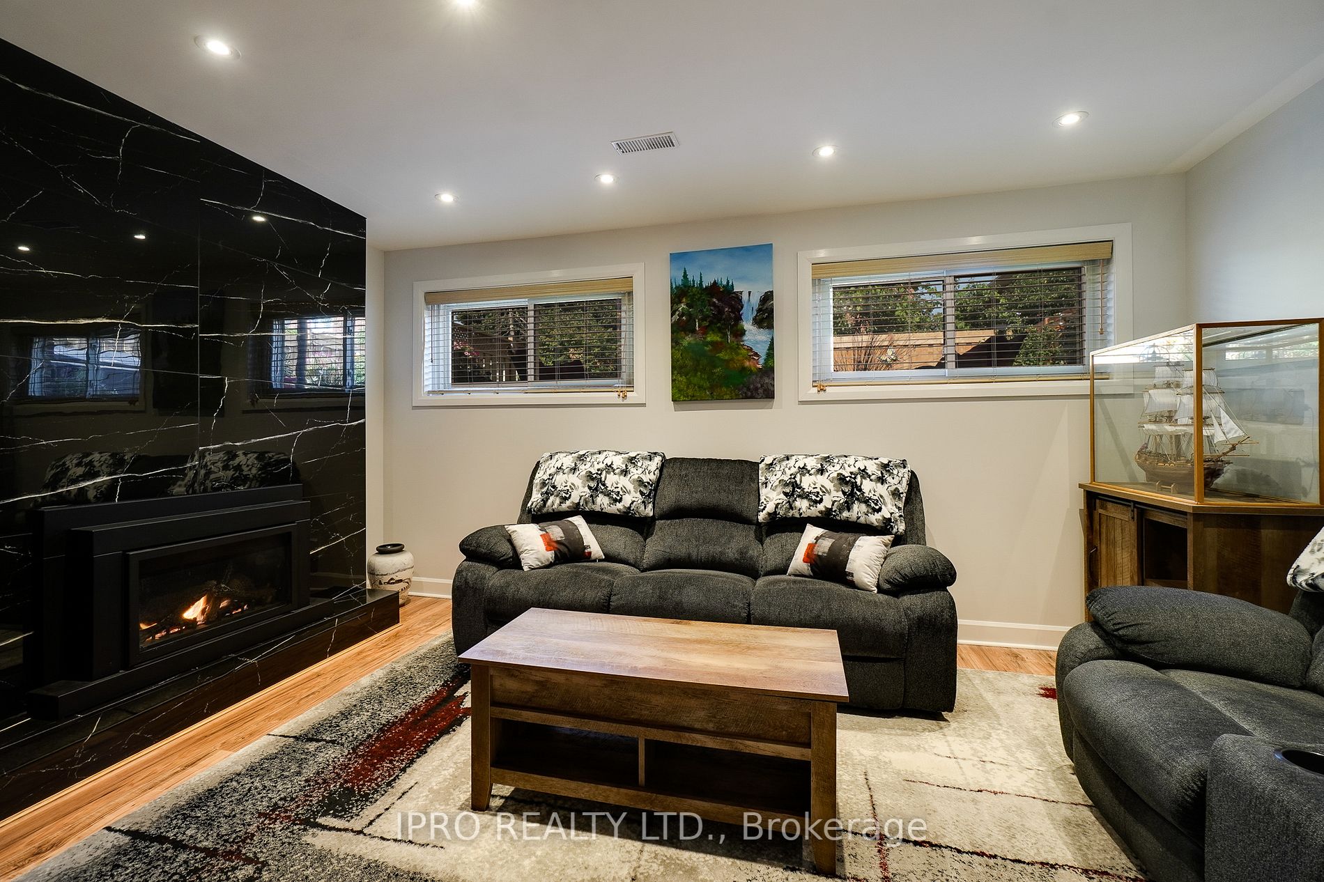 64 Buckland Way