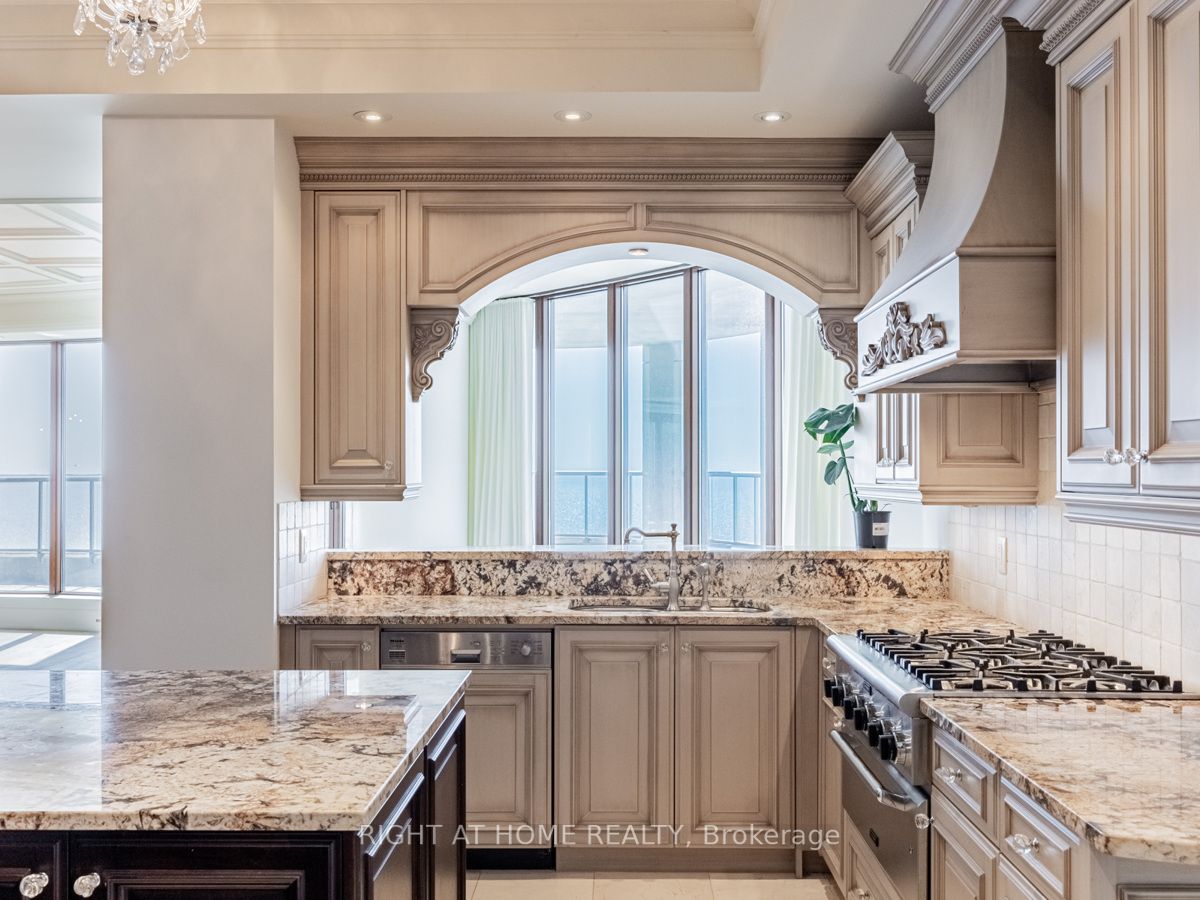 2095 Lake Shore Blvd W, #Lph19
