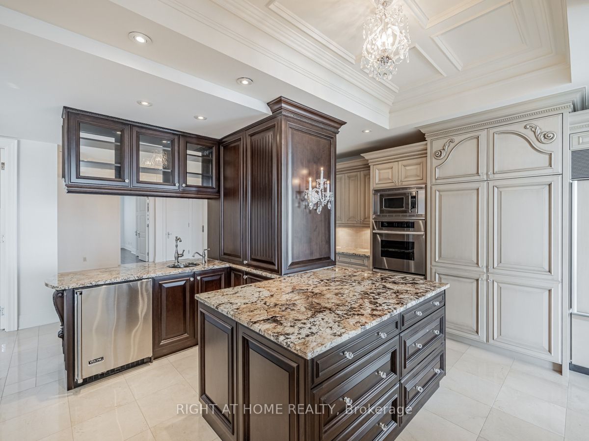 2095 Lake Shore Blvd W, #Lph19