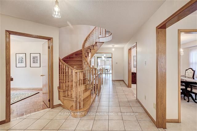 28 Vogue Cres