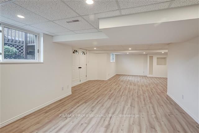 28 Vogue Cres