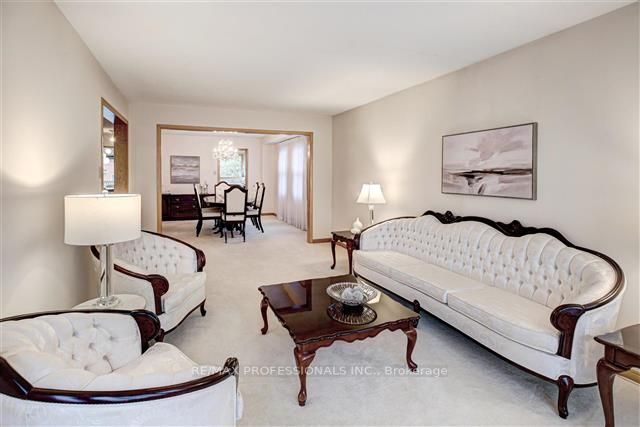 28 Vogue Cres