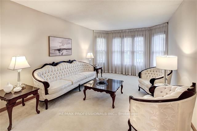 28 Vogue Cres