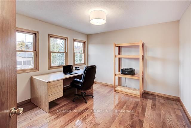 28 Vogue Cres