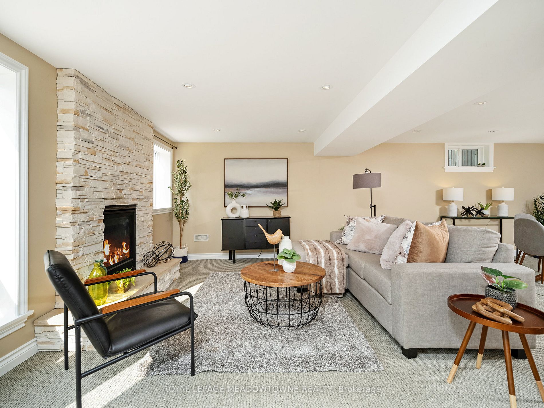 429 Valleyview Cres
