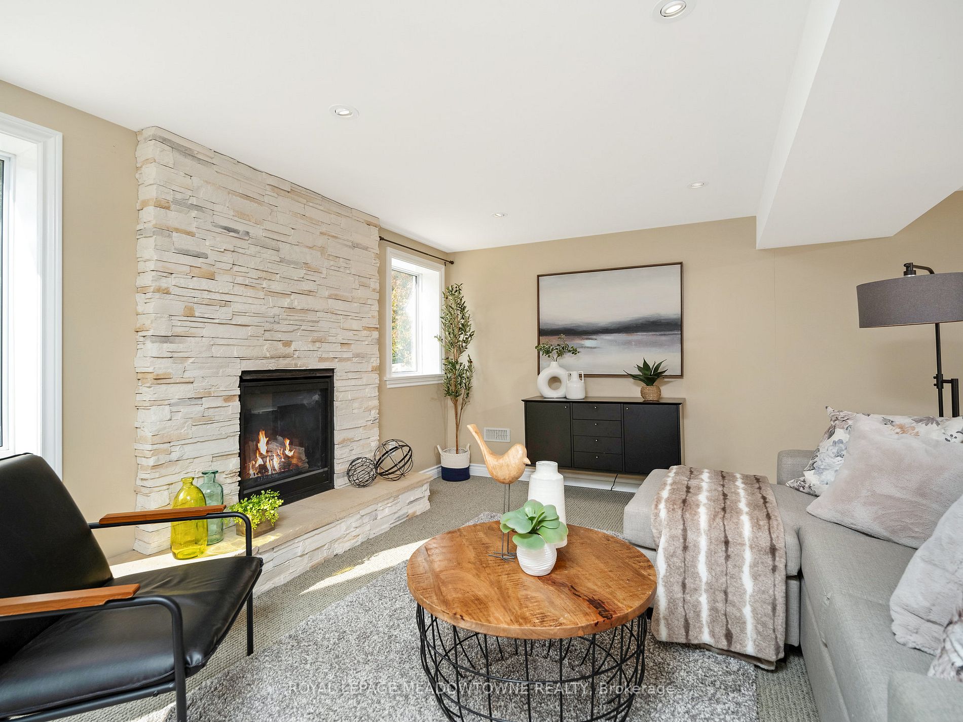 429 Valleyview Cres