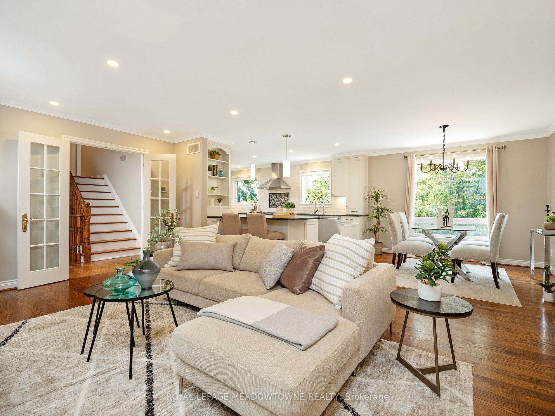 429 Valleyview Cres