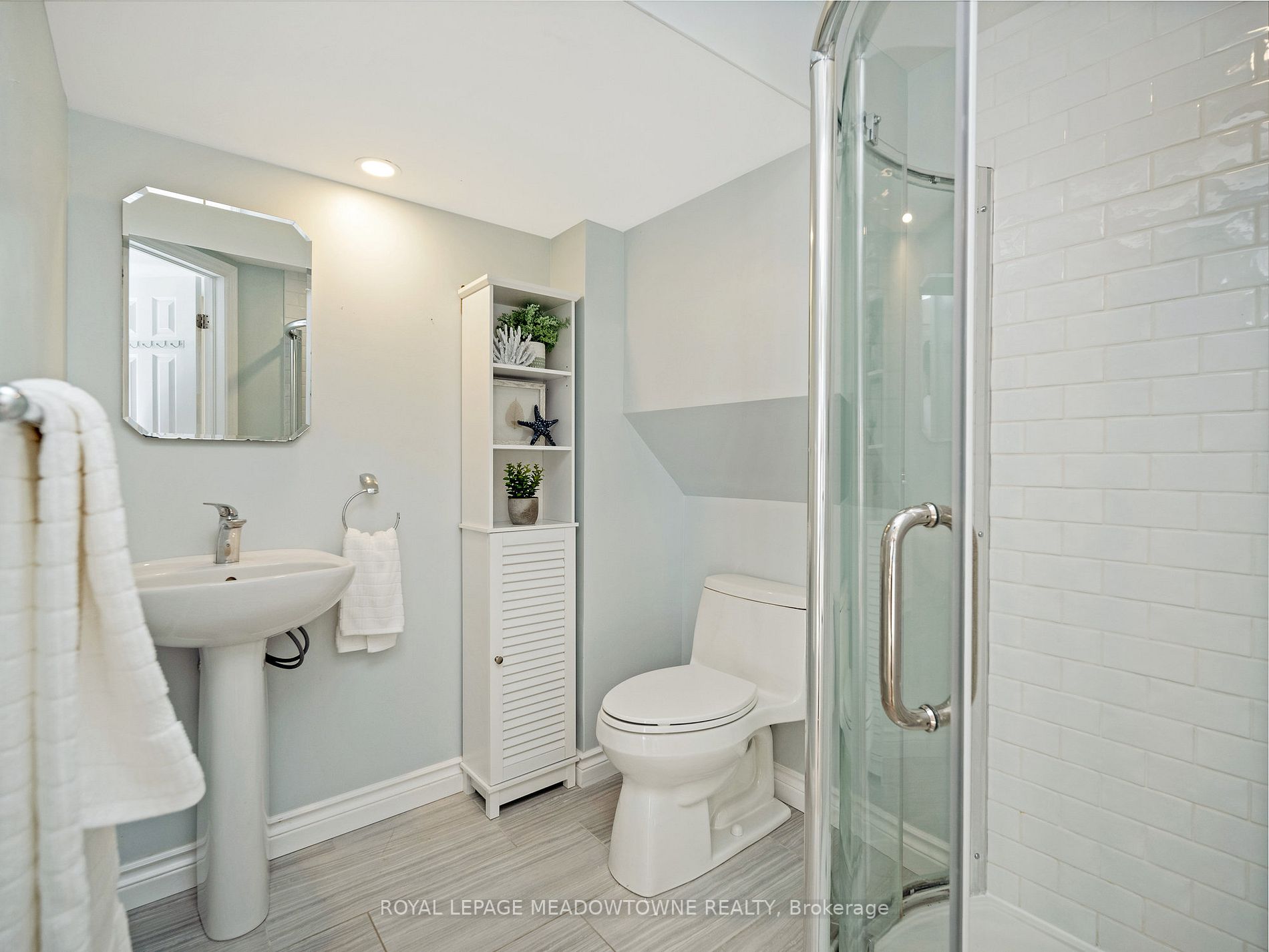 429 Valleyview Cres