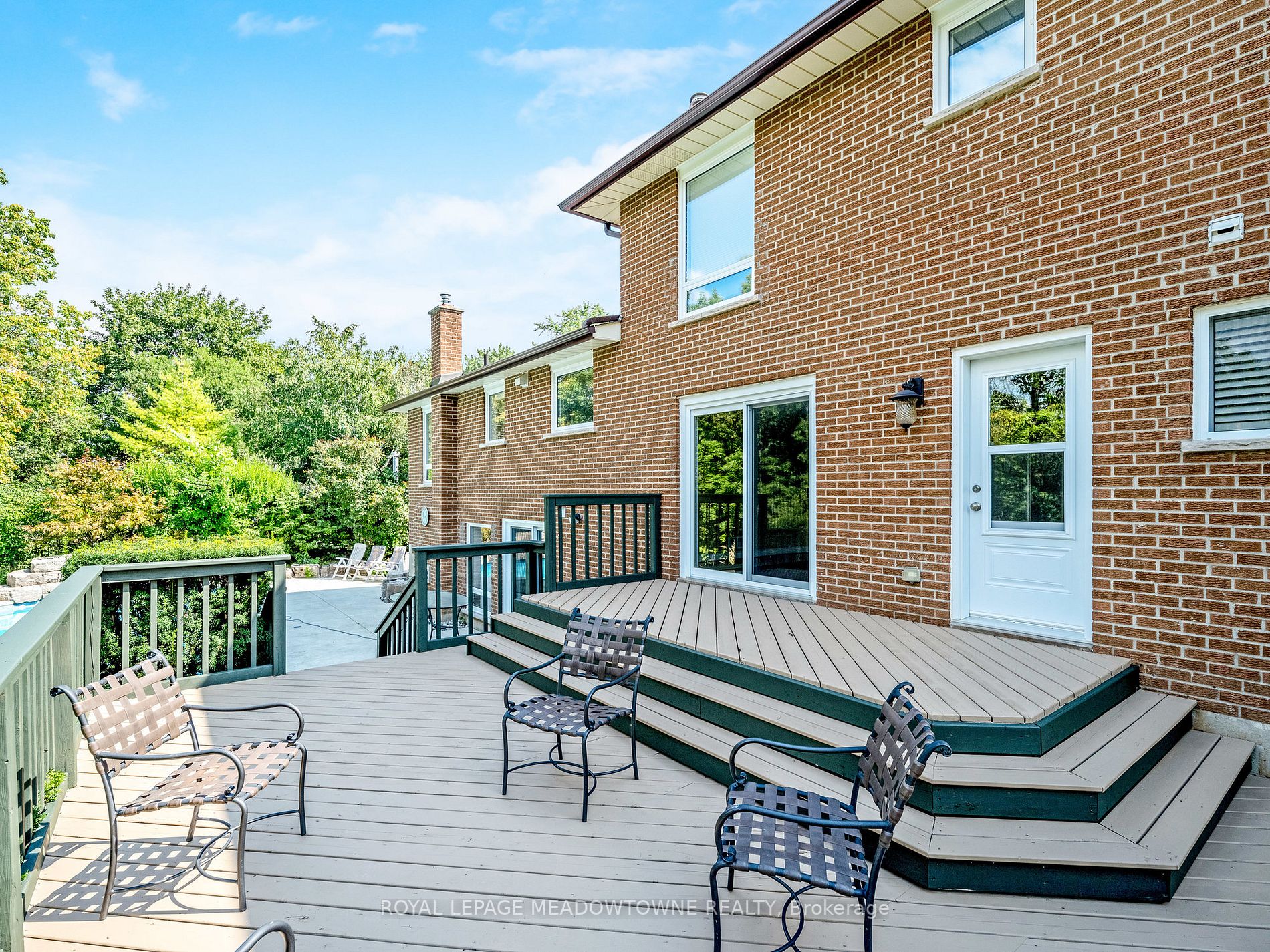 429 Valleyview Cres