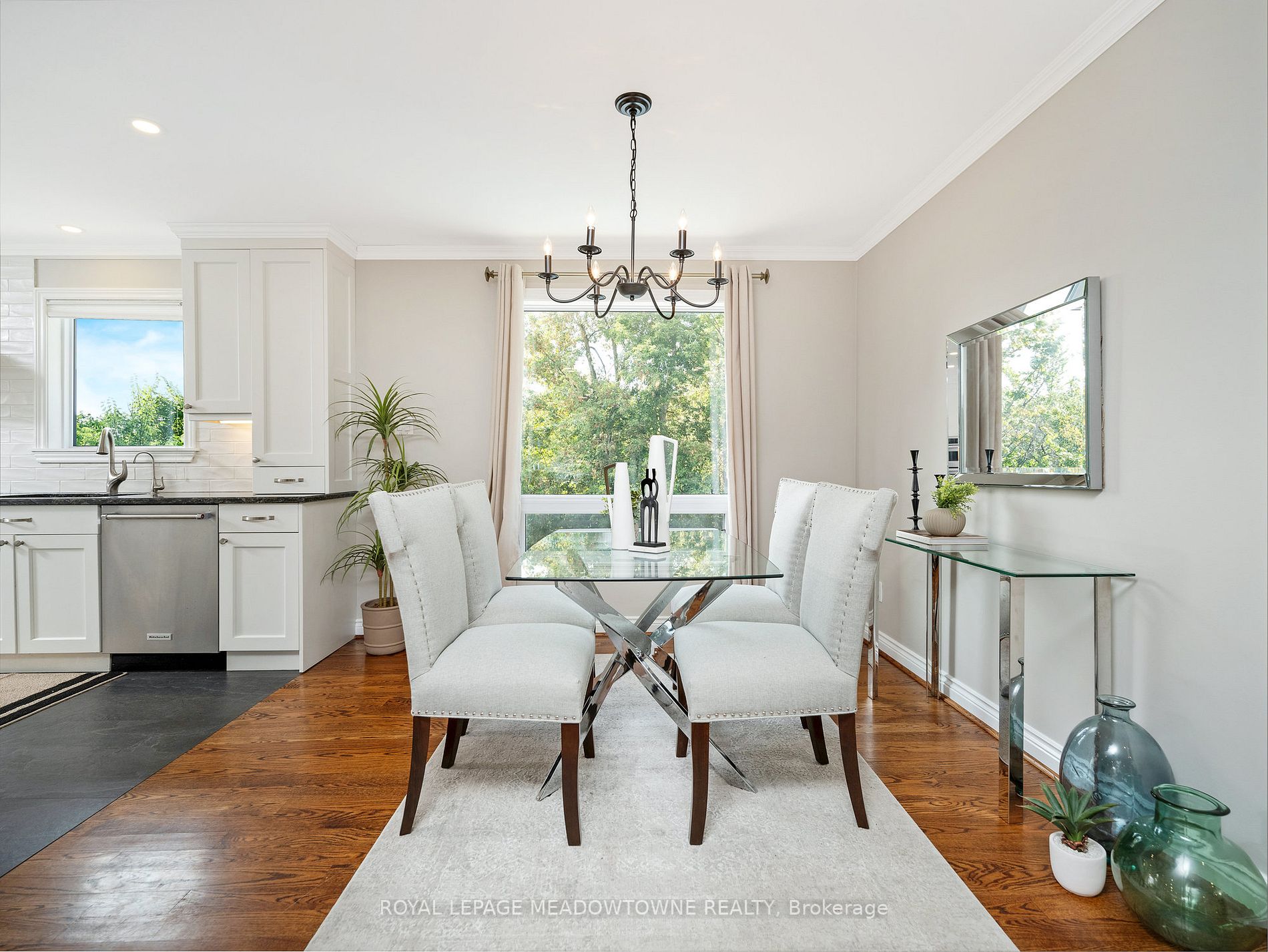 429 Valleyview Cres