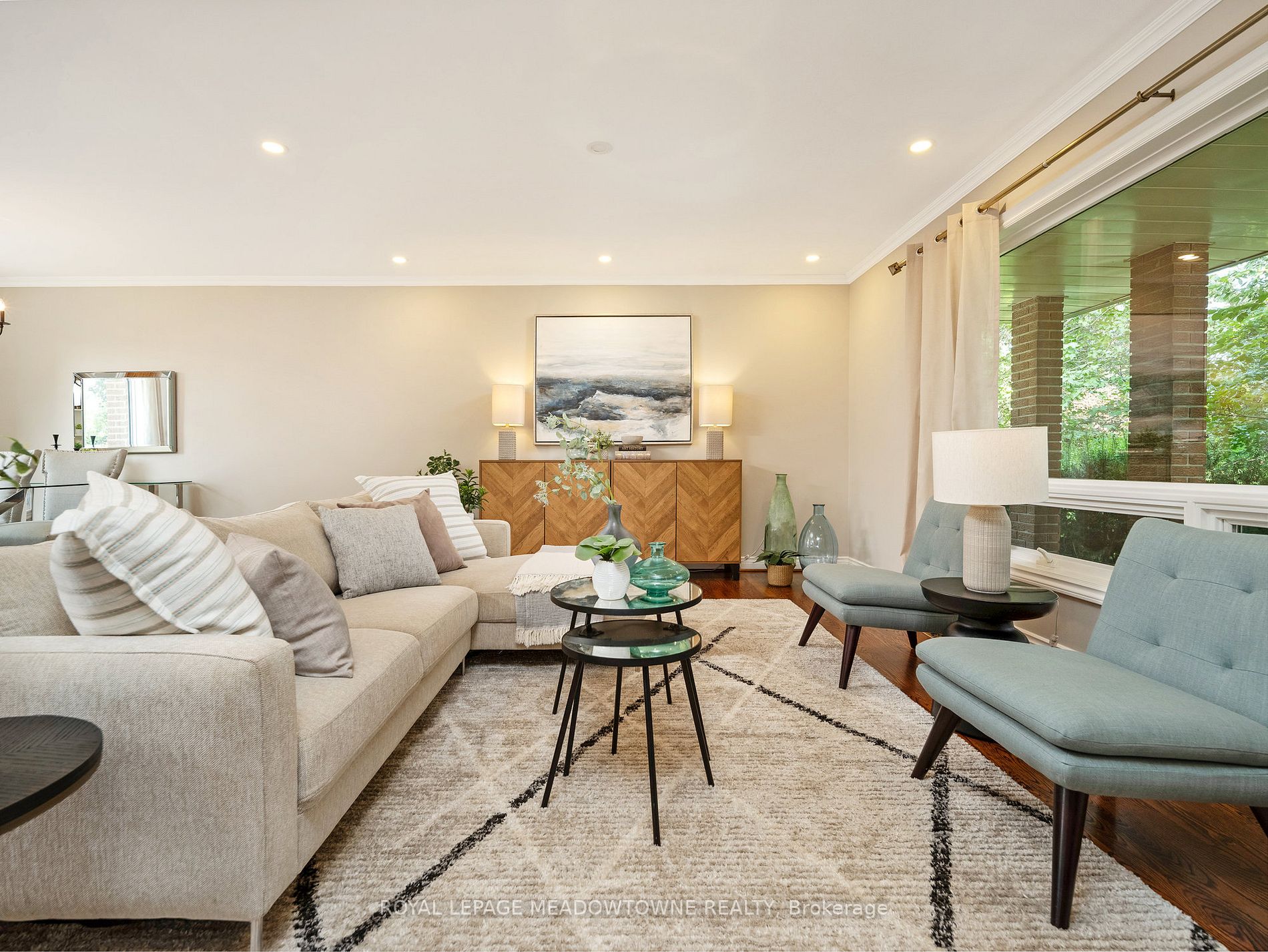429 Valleyview Cres