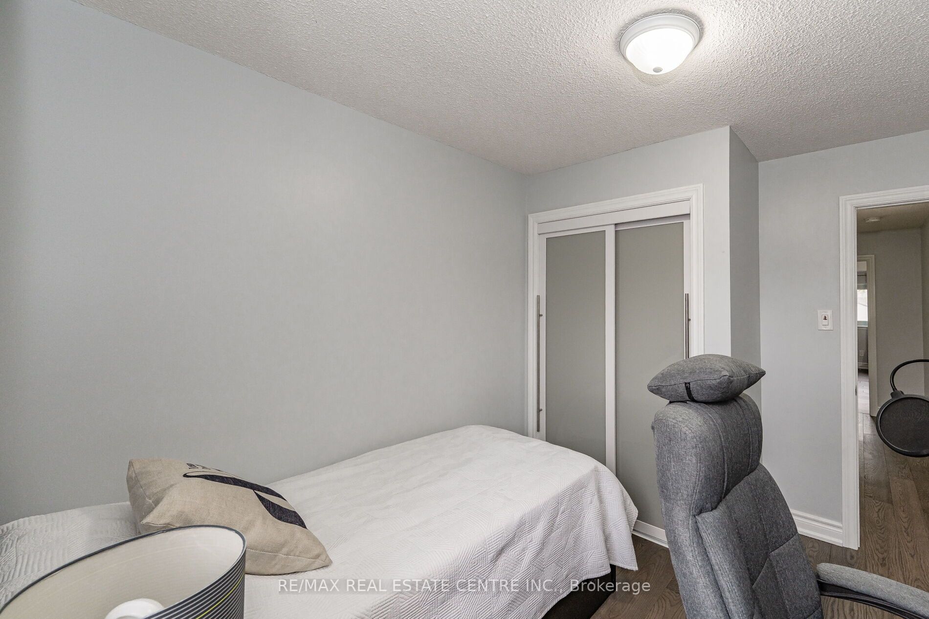 6050 Chidham Cres