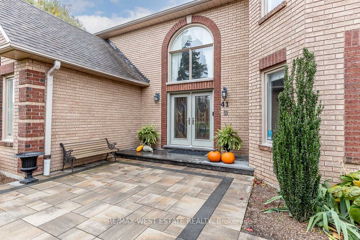 41 Mccauley Drive