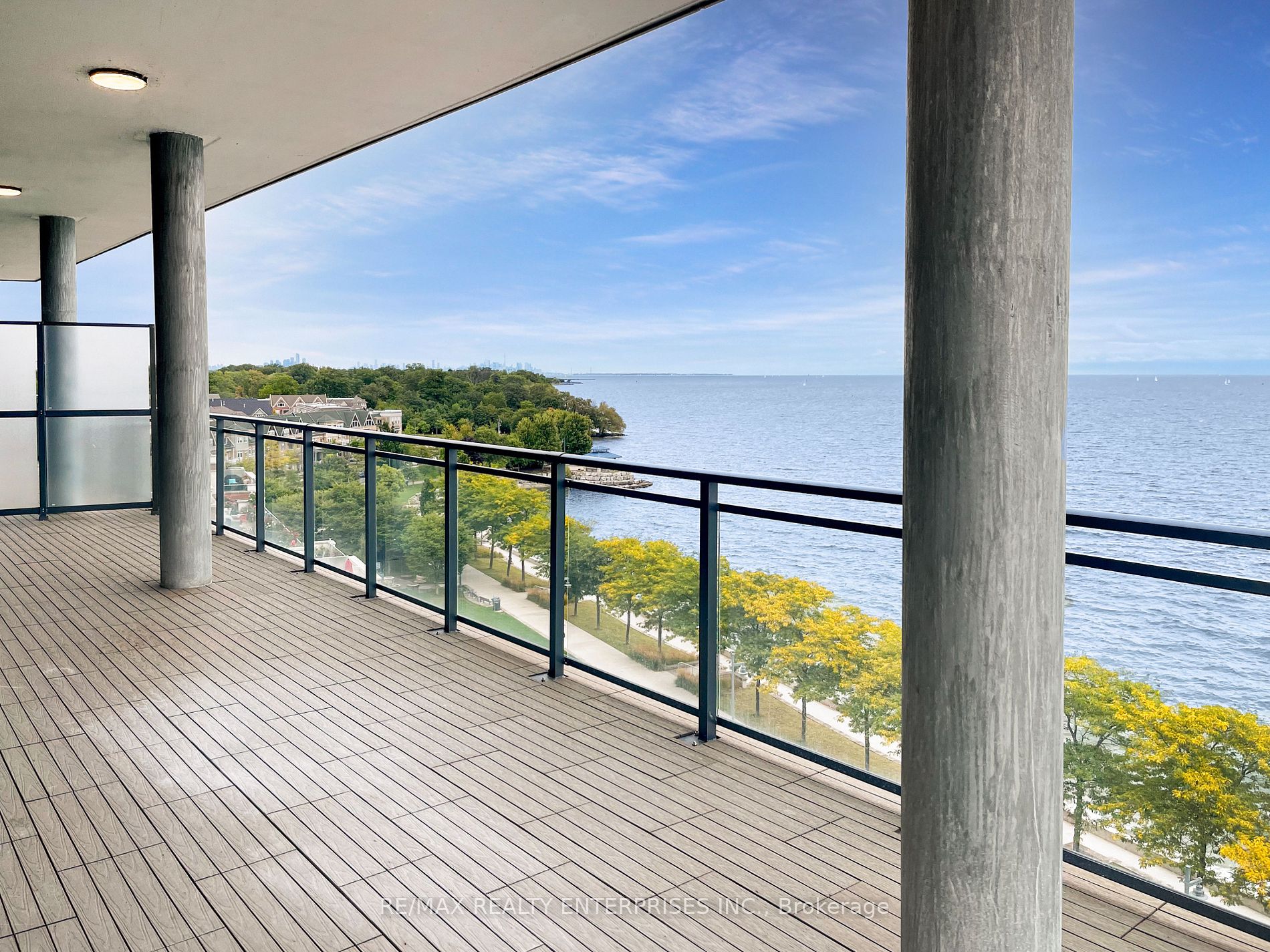 55 Port St E, #702