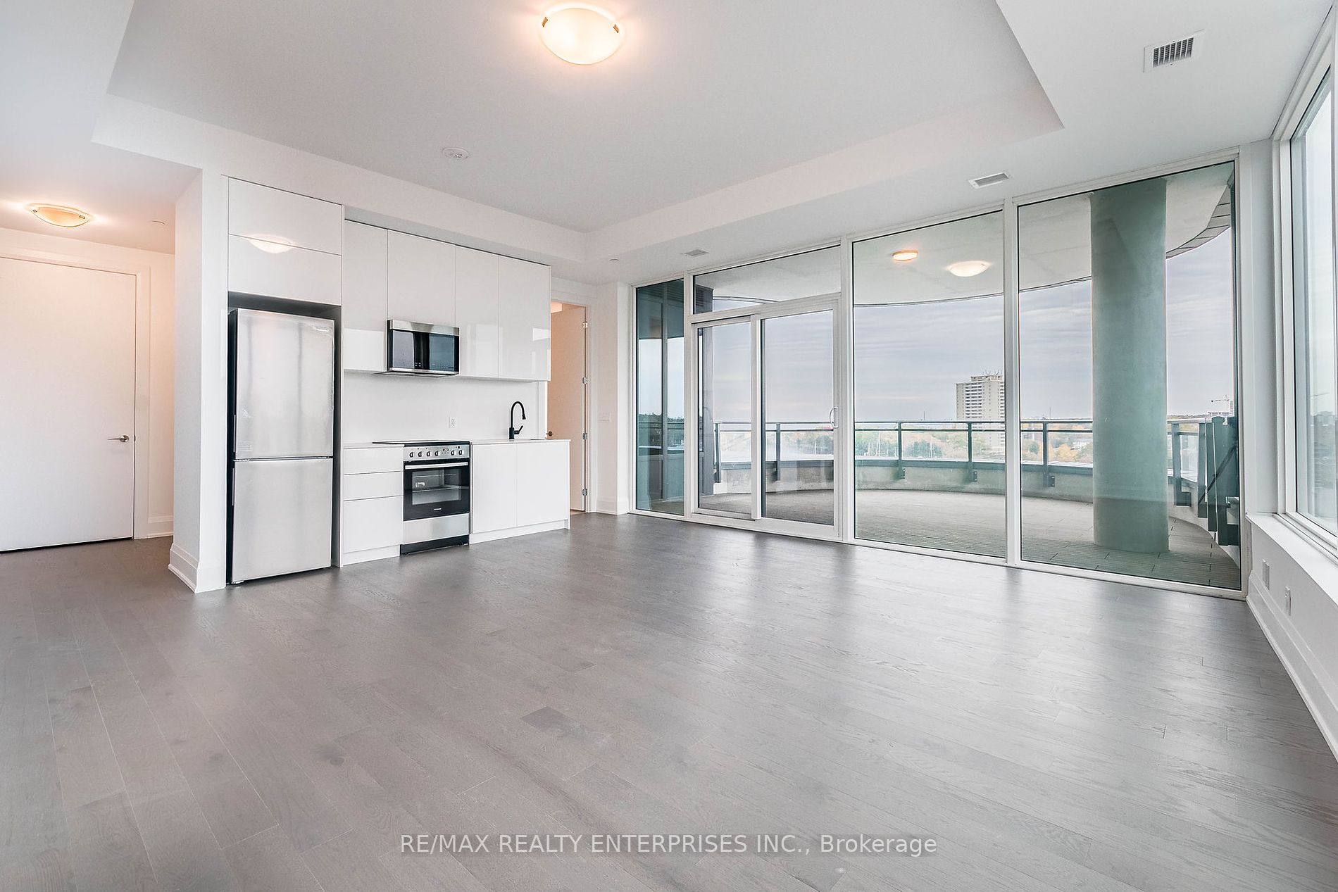 55 Port St E, #702