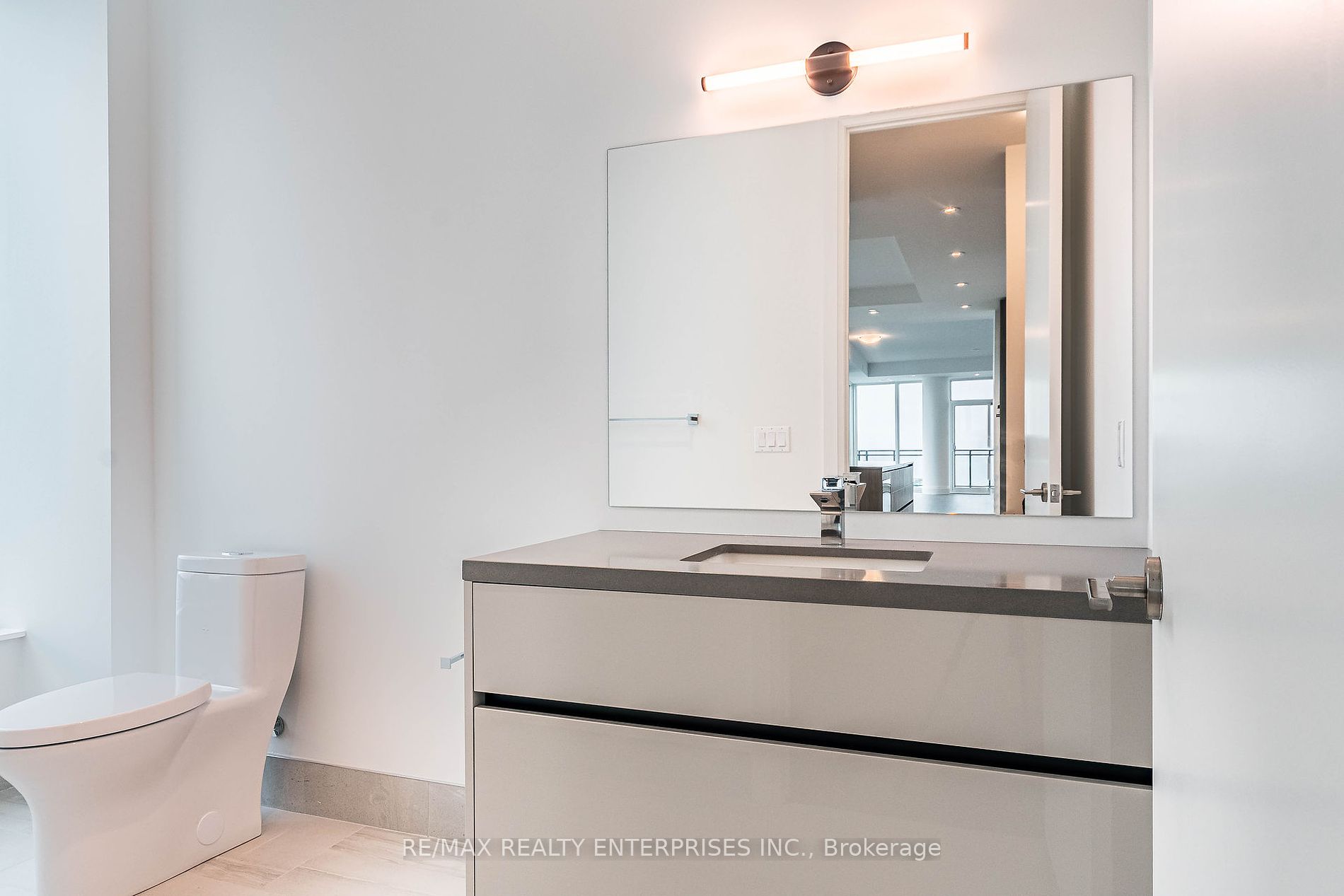 55 Port St E, #702