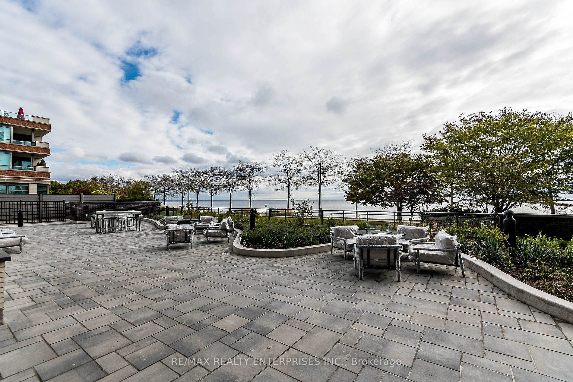 55 Port St E, #702