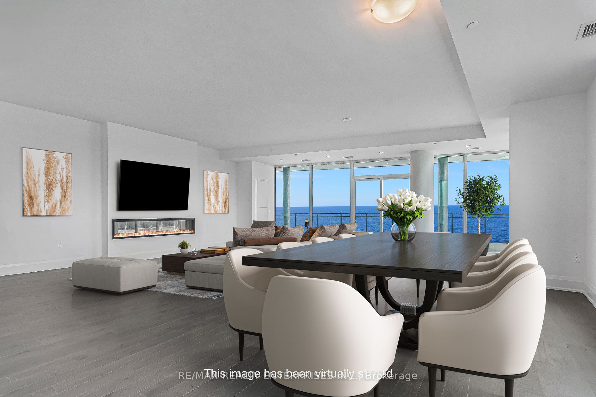 55 Port St E, #702
