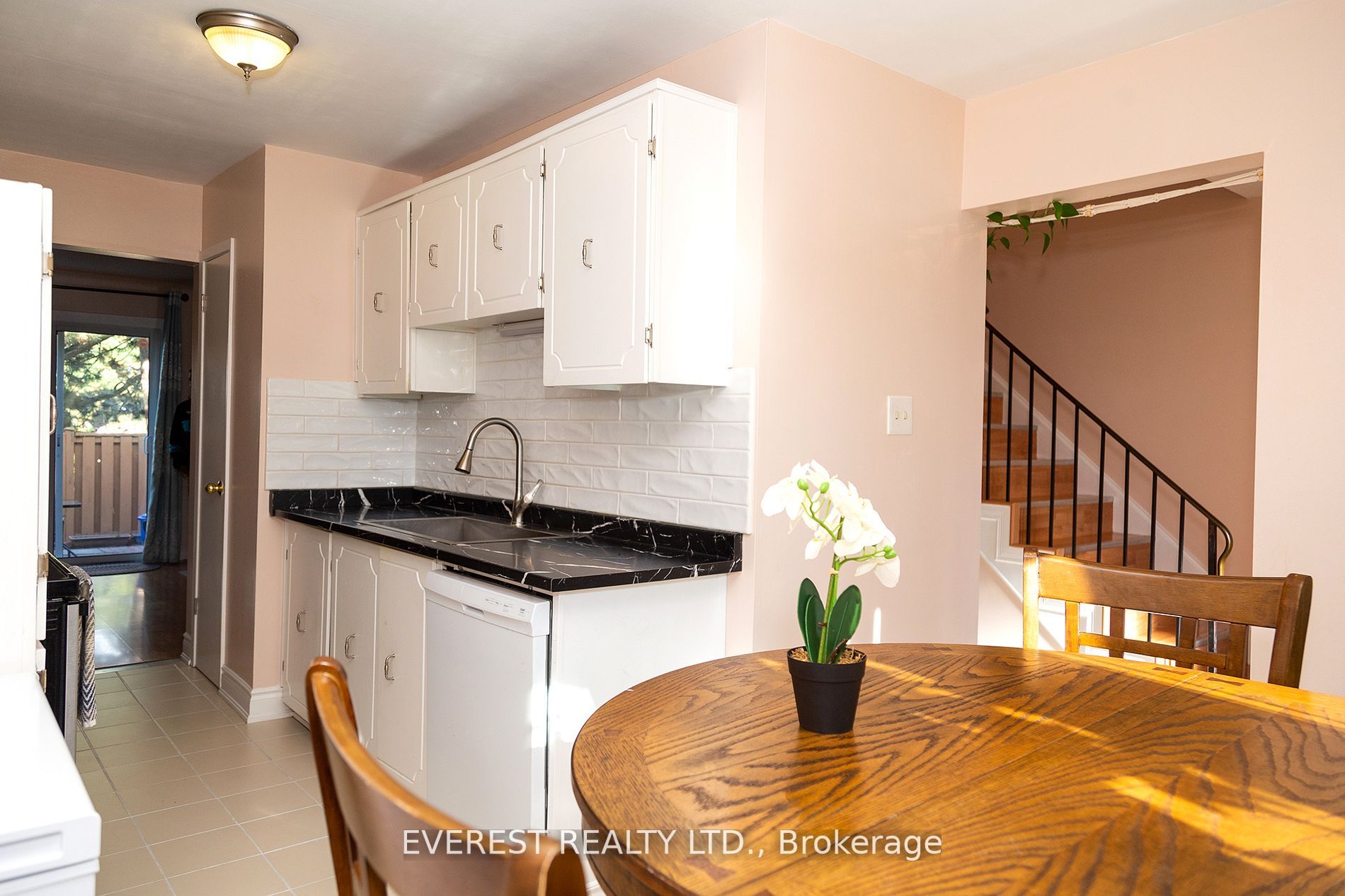 900 Central Park Dr, #113