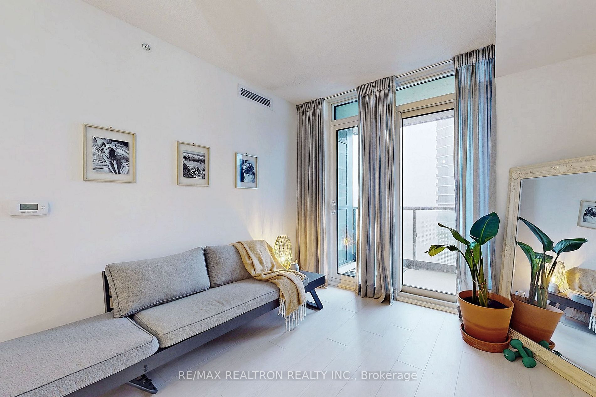 30 Gibbs Rd, #2703