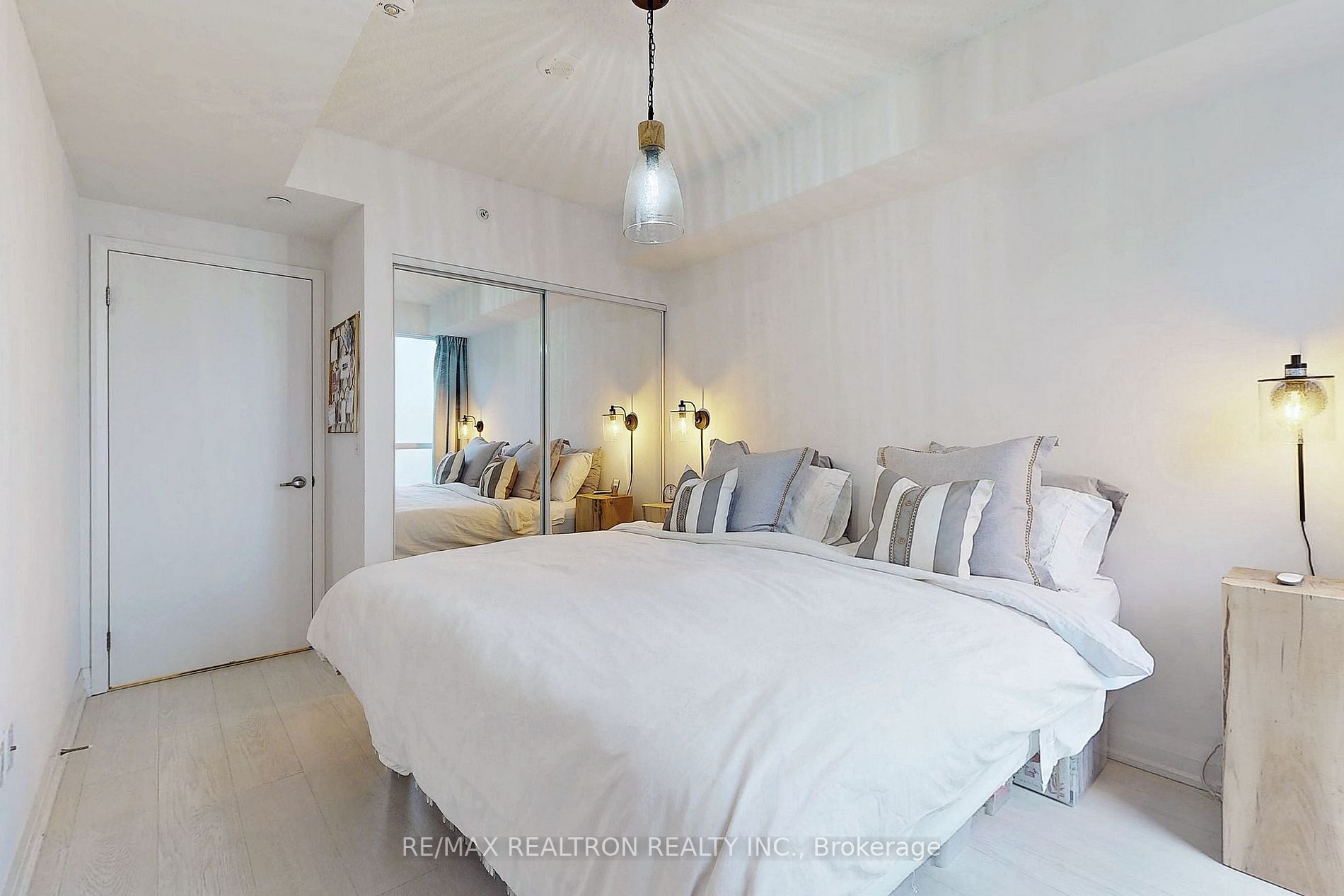 30 Gibbs Rd, #2703
