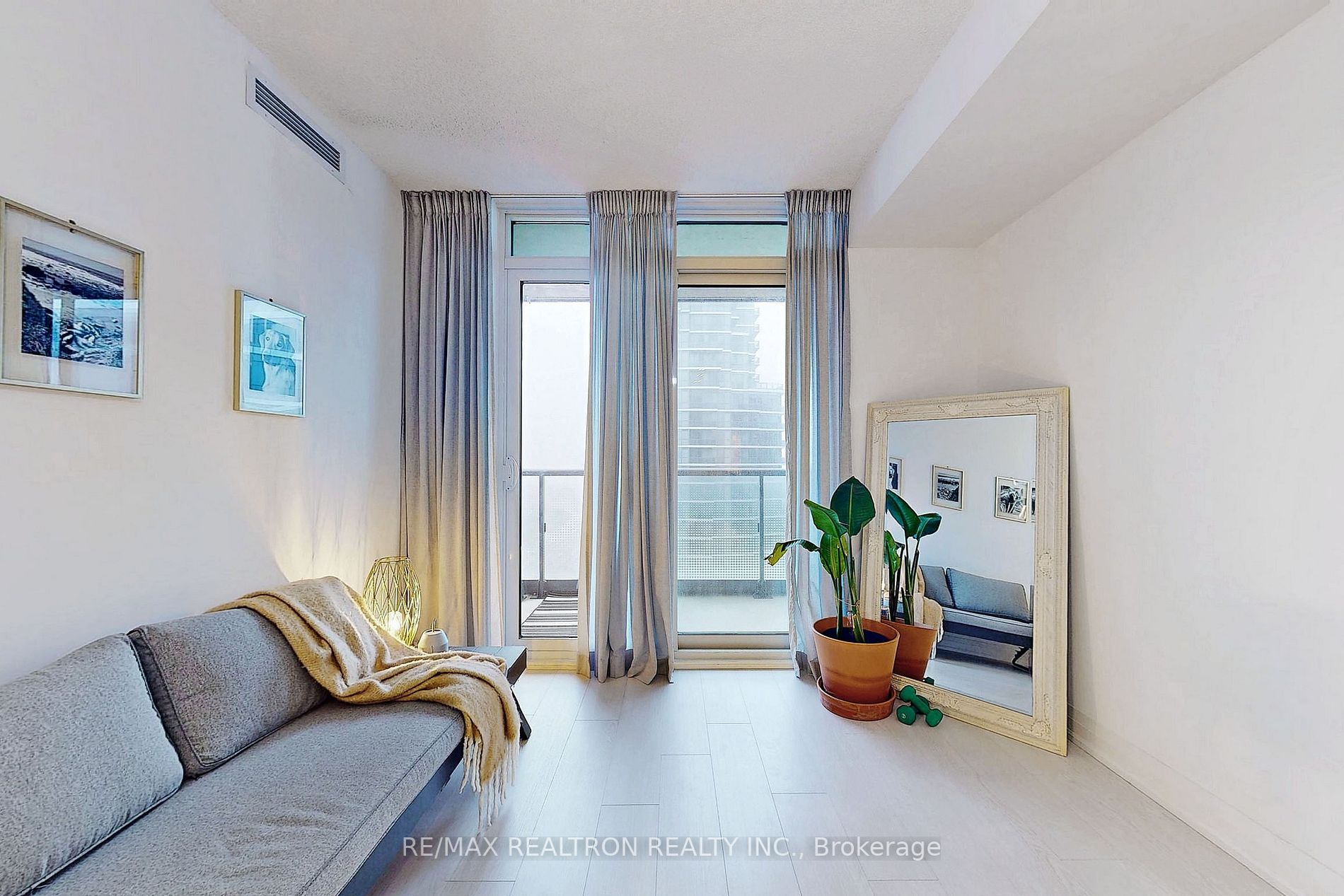 30 Gibbs Rd, #2703