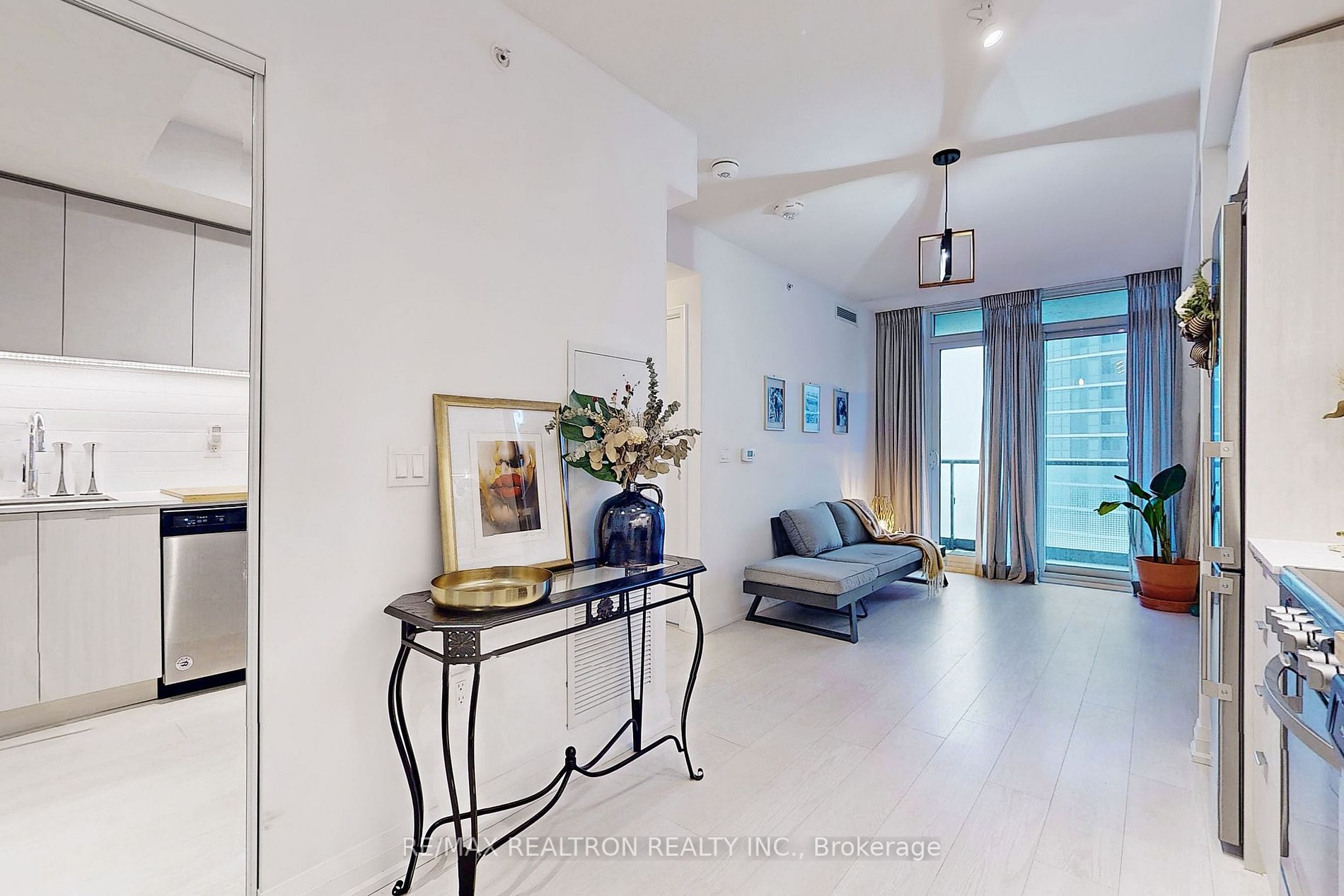 30 Gibbs Rd, #2703