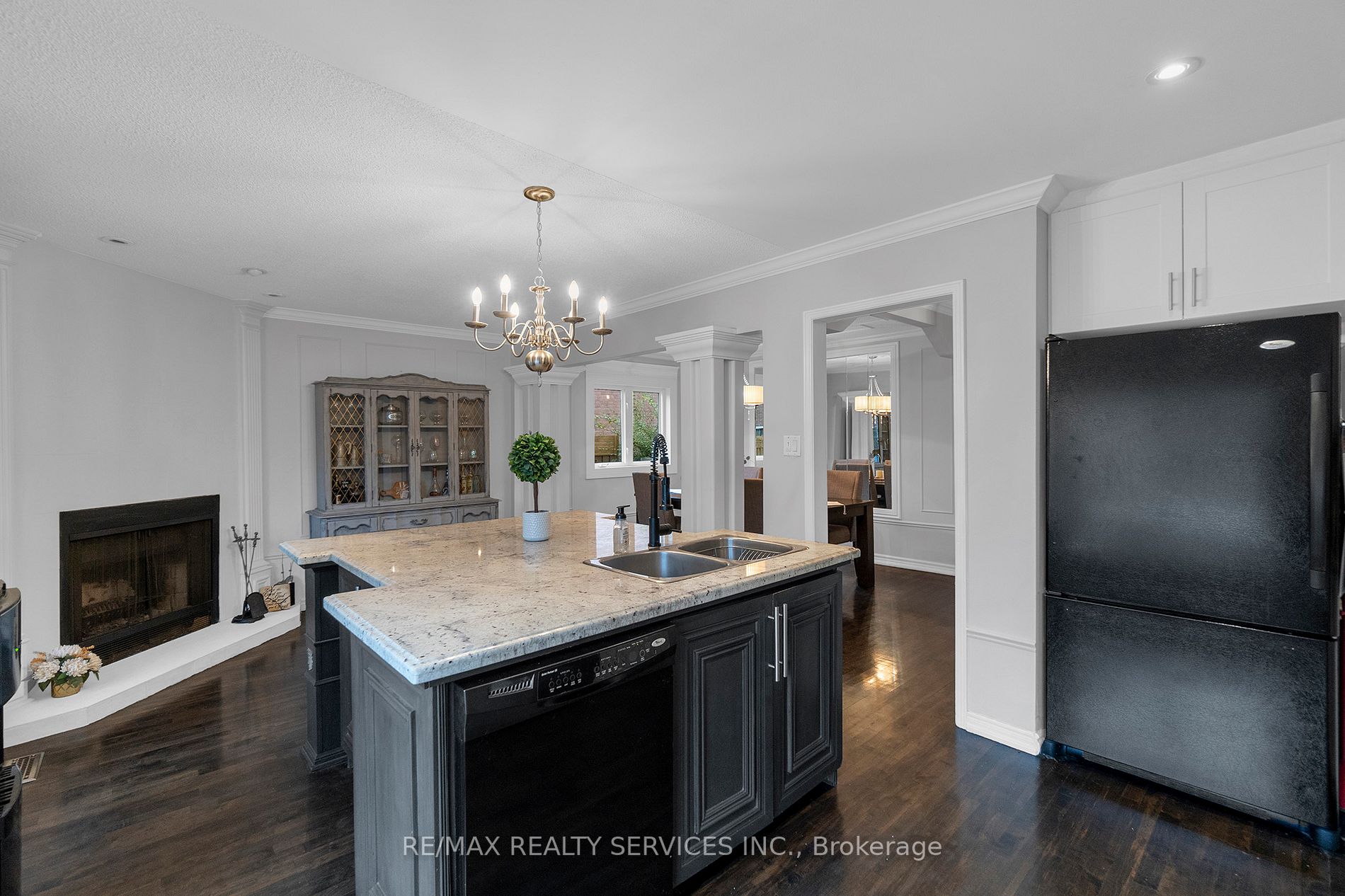 12 Crandall Crt