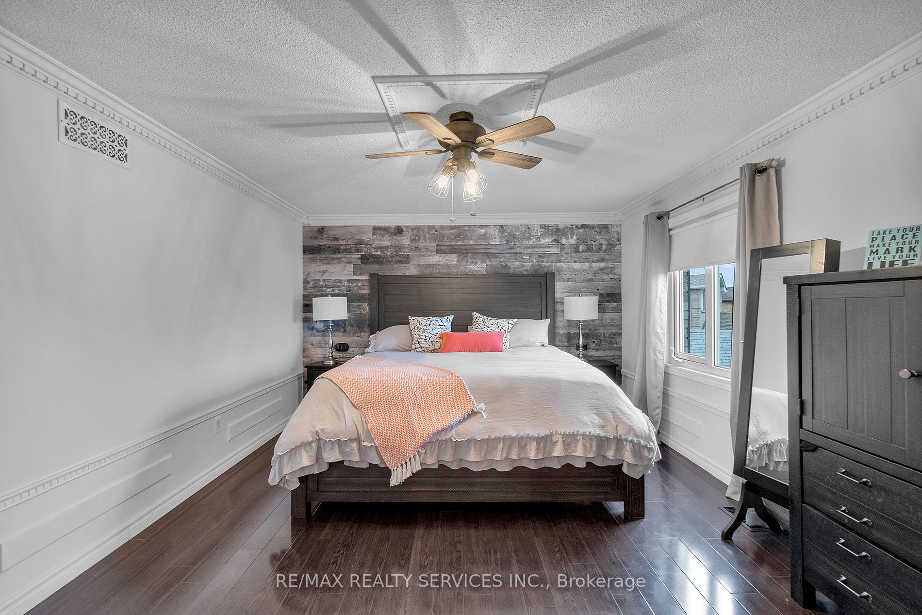 12 Crandall Crt