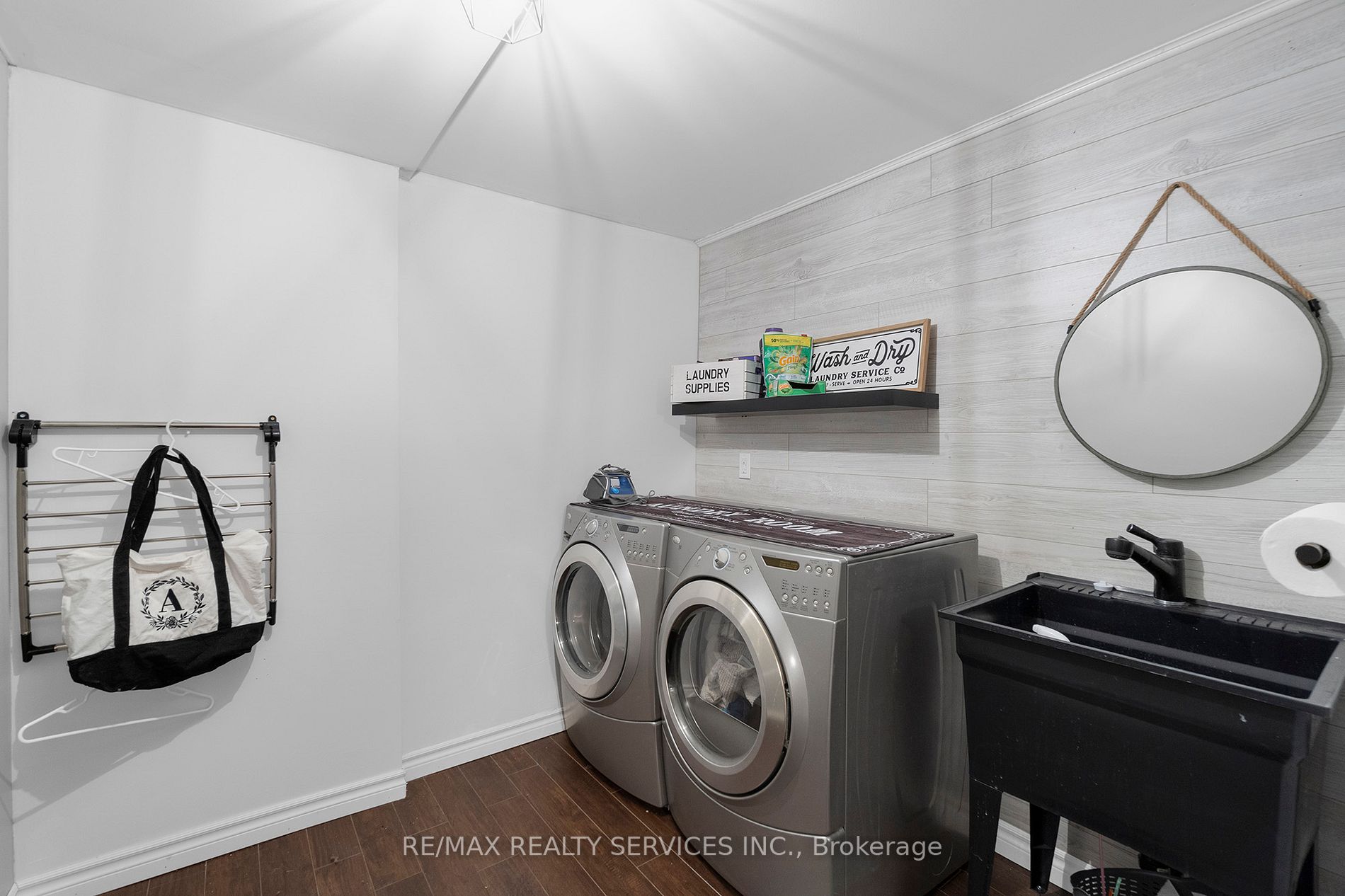 12 Crandall Crt