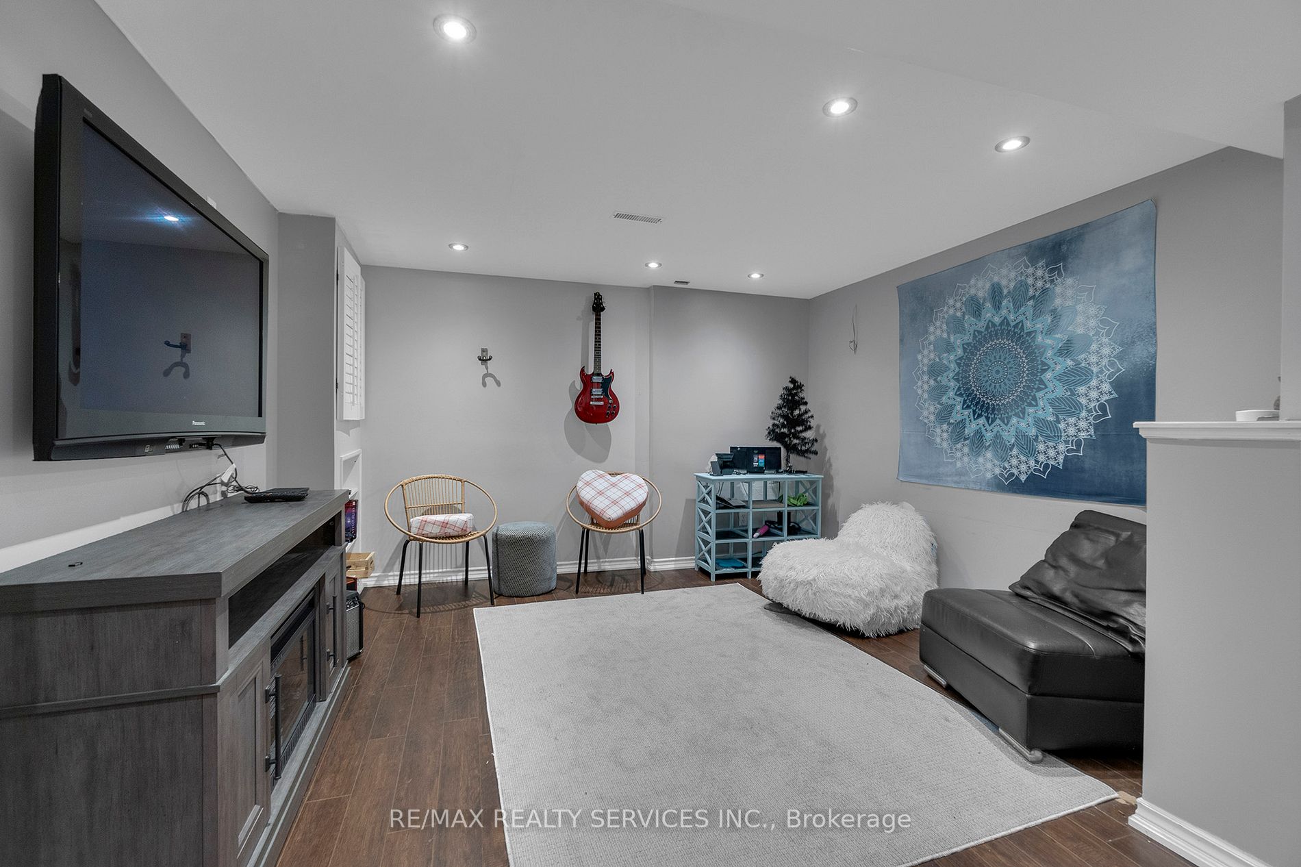 12 Crandall Crt