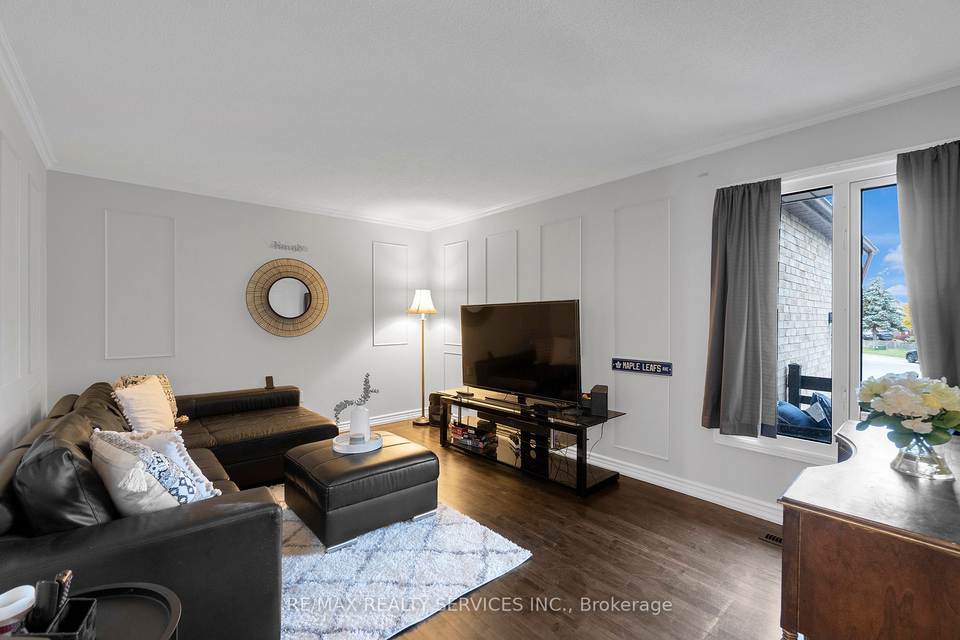 12 Crandall Crt